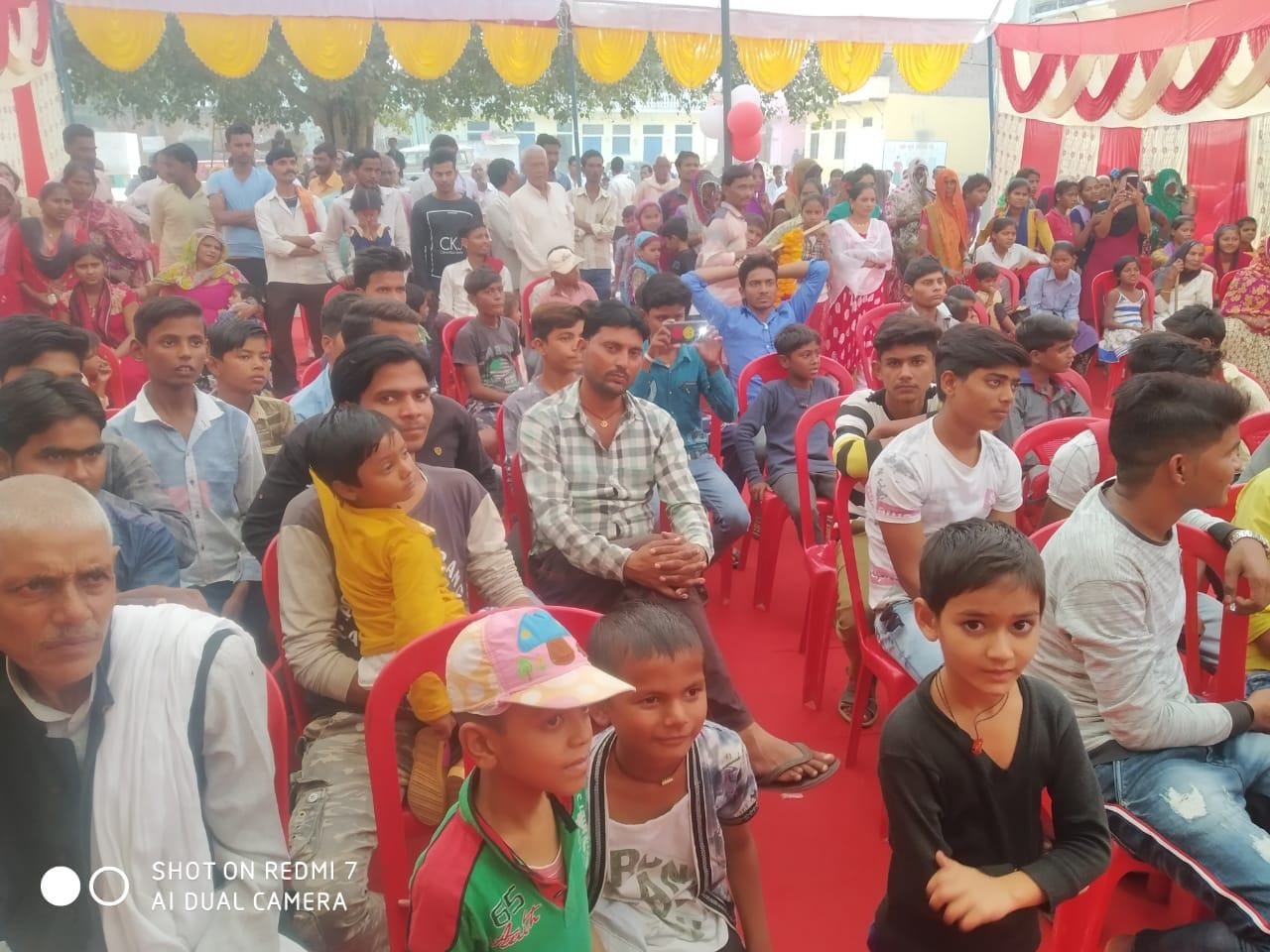 मरी में सामूहिक विवाह में मौजूद वर पक्ष कन्या पक्ष के लोग मरी में सामूहिक विवाह में मौजूद वर पक्ष कन्या पक्ष के लोग