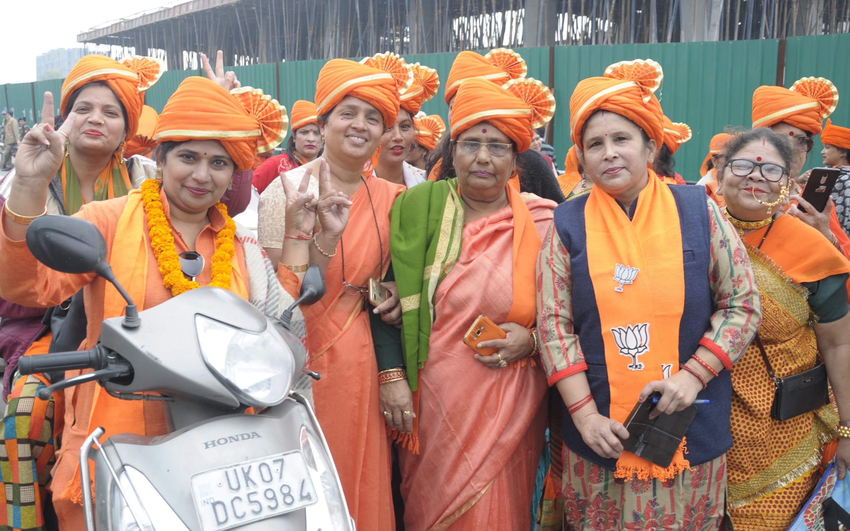 भाजपा के कार्यकारी राष्ट्रीय अध्यक्ष जेपी नड्डा के स्वागत के लिए भगवा रंग की पगड़ी पहनकर रिस्पन? भाजपा के कार्यकारी राष्ट्रीय अध्यक्ष जेपी नड्डा के स्वागत के लिए भगवा रंग की पगड़ी पहनकर रिस्पन?