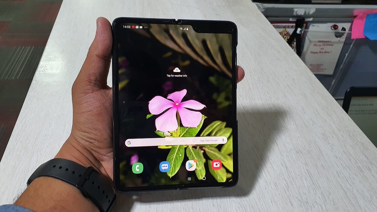 Samsung Galaxy Fold Review: рд╕реНрдорд╛рд░реНрдЯрдлреЛрди рдЗрд╕реНрддреЗрдорд╛рд▓ рдХрд░рдиреЗ рдХрд╛ рдПрдХ рдЕрдиреЛрдЦрд╛ рдФрд░ рдпрд╛рджрдЧрд╛рд░ рдЕрдиреБрднрд╡