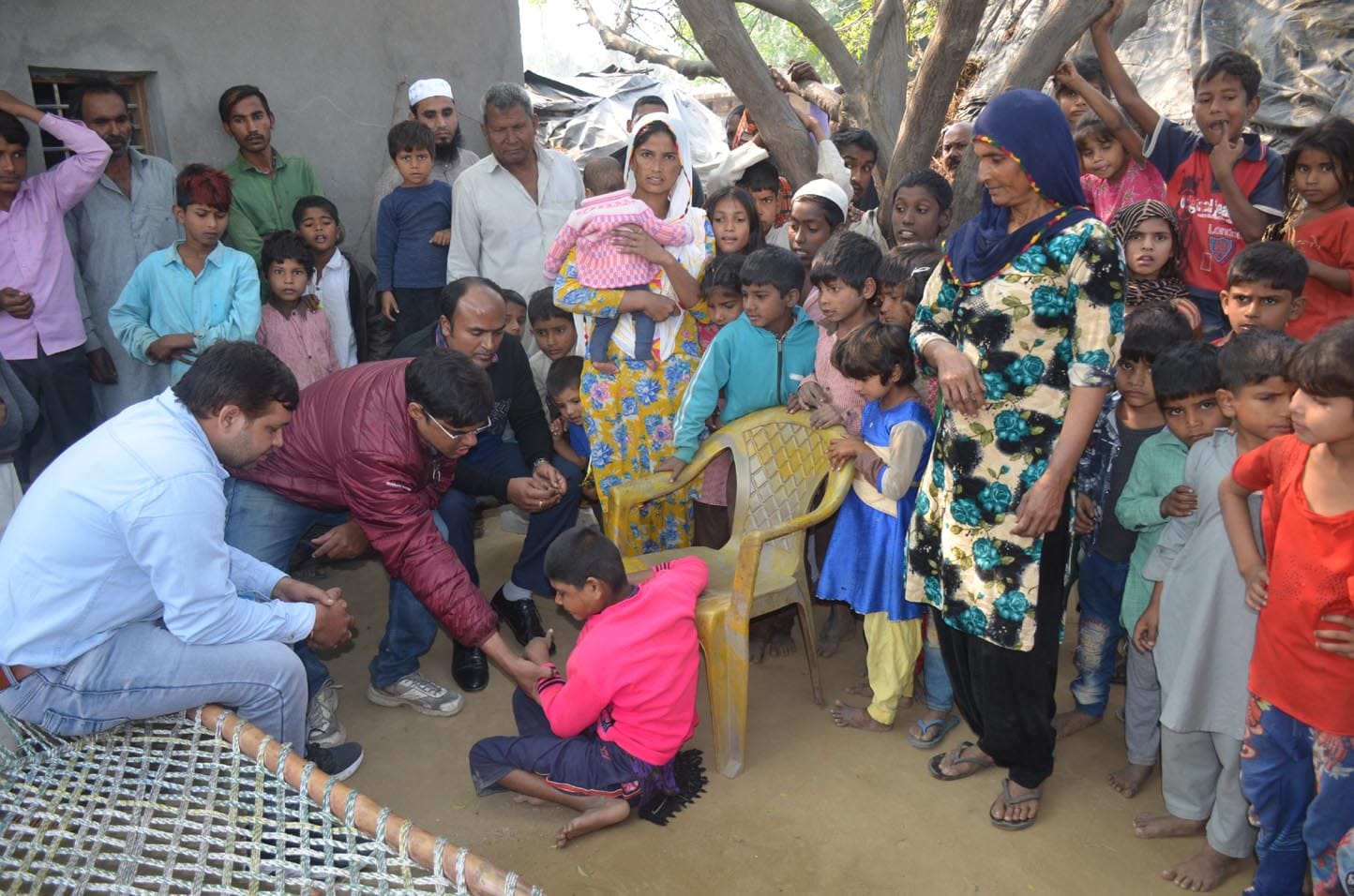 5-गांव खुशीपुरा में जिला स्तरीय मनोरोगी स्वास्थ्य विभाग की टीम कुपोषण बच्चों की जांच पडताल करती। 5-गांव खुशीपुरा में जिला स्तरीय मनोरोगी स्वास्थ्य विभाग की टीम कुपोषण बच्चों की जांच पडताल करती।