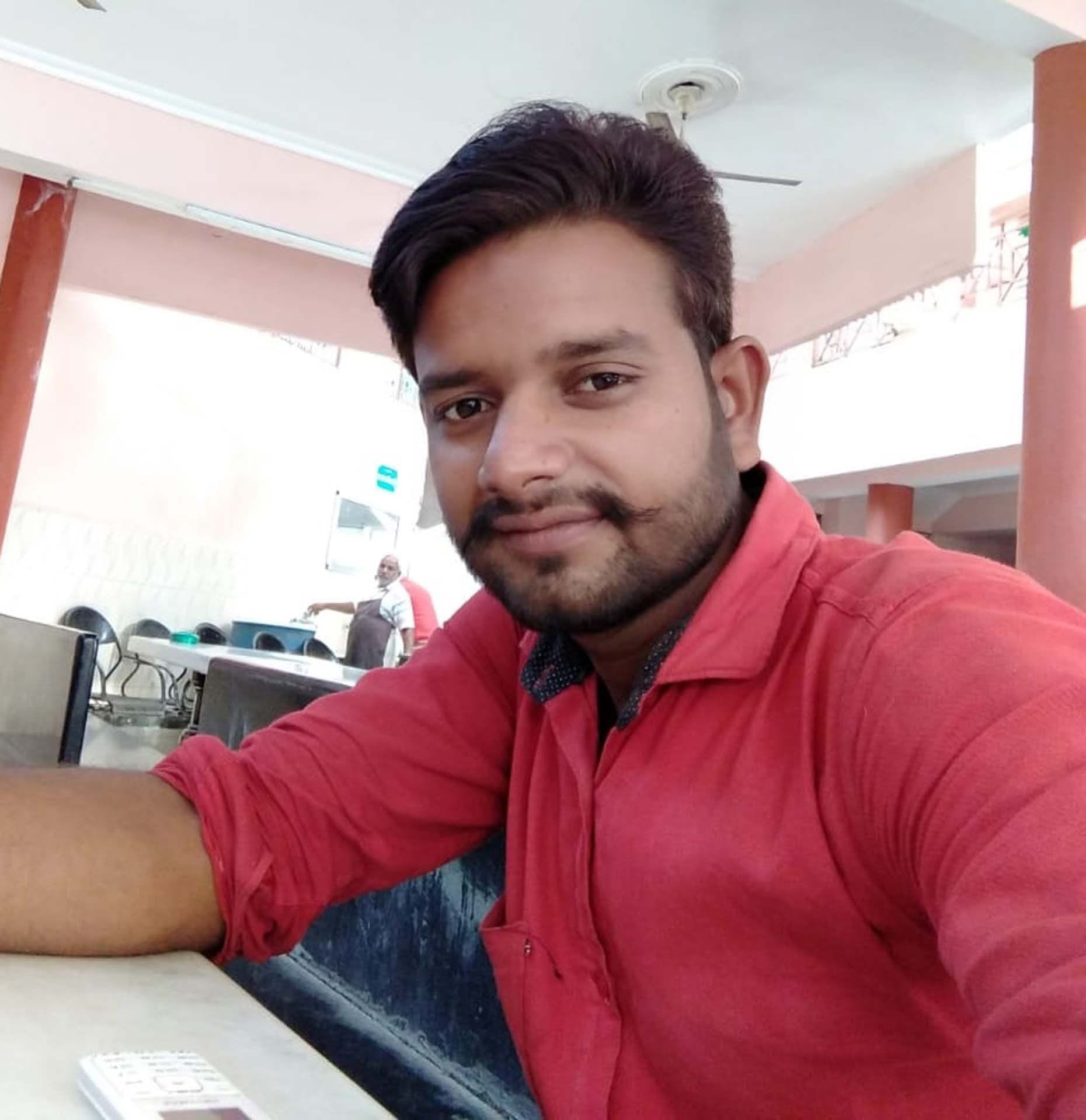 कंधई थाने के आसलपुर में बोलेरो की टक्कर से मृत बाइक सवार युवक मेहरबान सिंह। फाइल फोटो
