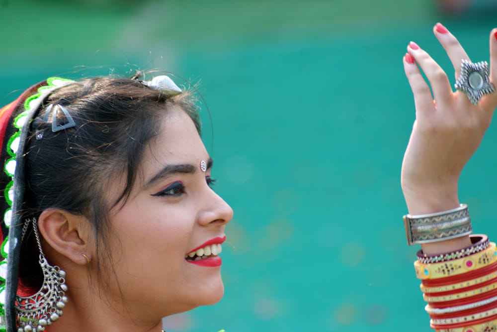 भारोत्तोलन प्रतियोगिता के समापन कार्यक्रम में सांस्कृतिक प्रस्तुति देती छात्रा। भारोत्तोलन प्रतियोगिता के समापन कार्यक्रम में सांस्कृतिक प्रस्तुति देती छात्रा।