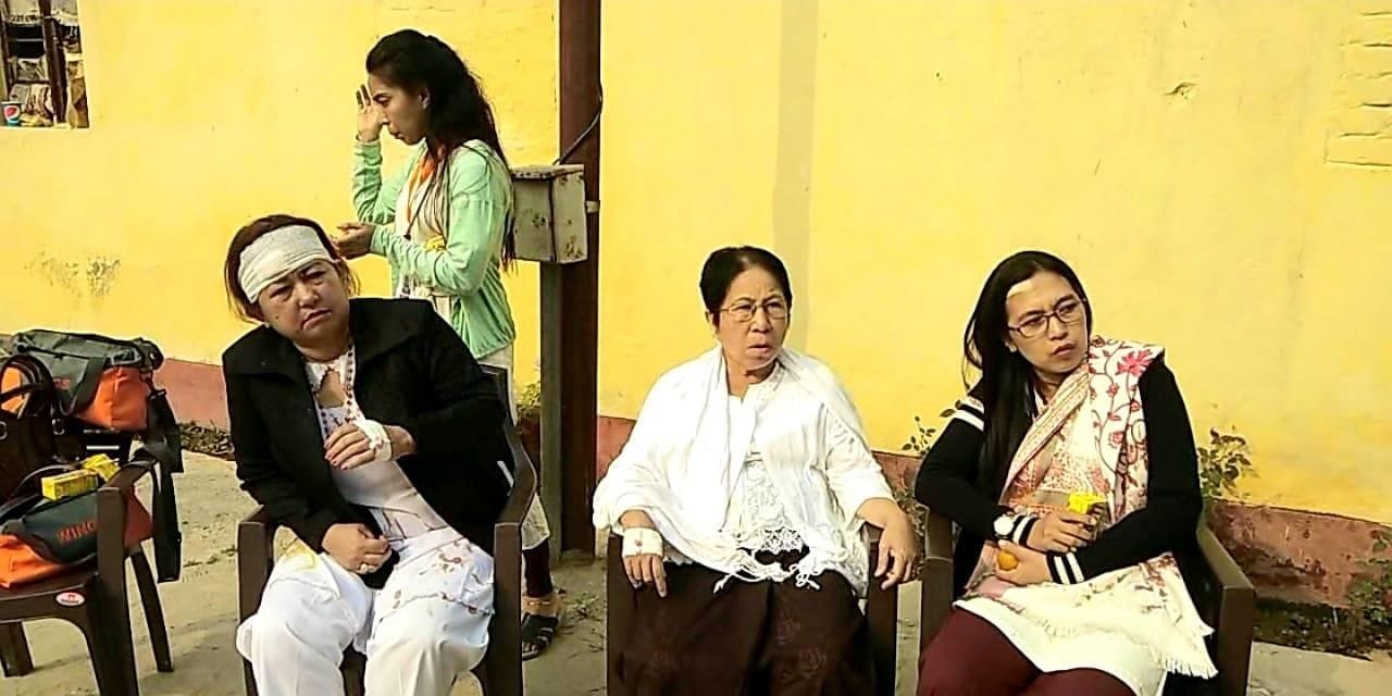 महराजगंज में दुर्धटना में धायल विदेशी पर्यटक। महराजगंज में दुर्धटना में धायल विदेशी पर्यटक।