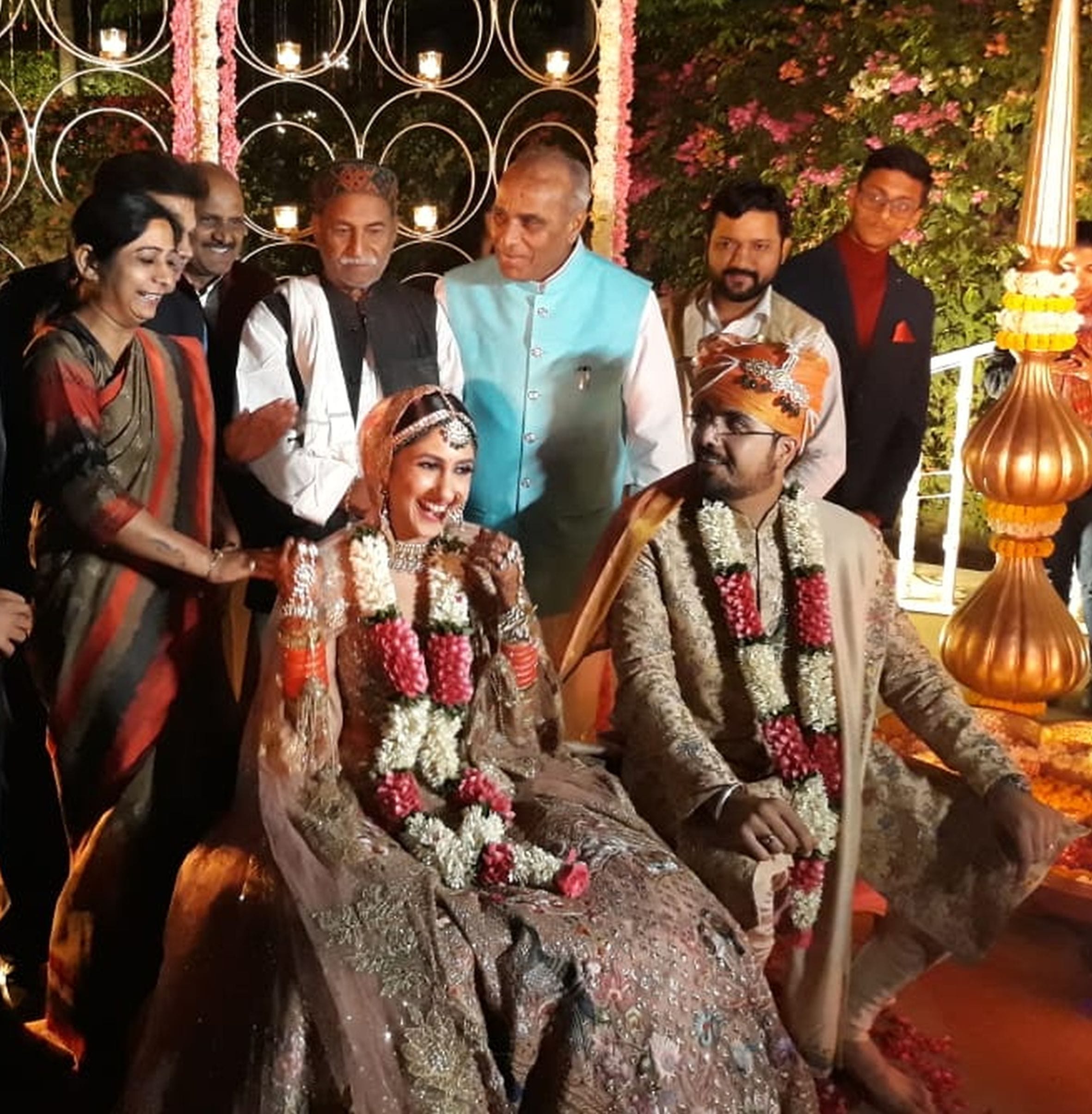 दिल्ली में शादी के दौरान विधायक अदिति सिंह और अंगद सैनी। दिल्ली में शादी के दौरान विधायक अदिति सिंह और अंगद सैनी।