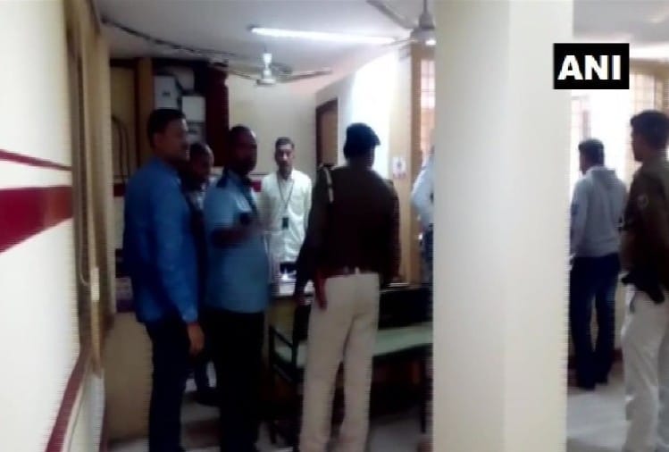 मुथूट फाइनेंस से 55 किलो सोना लूटा