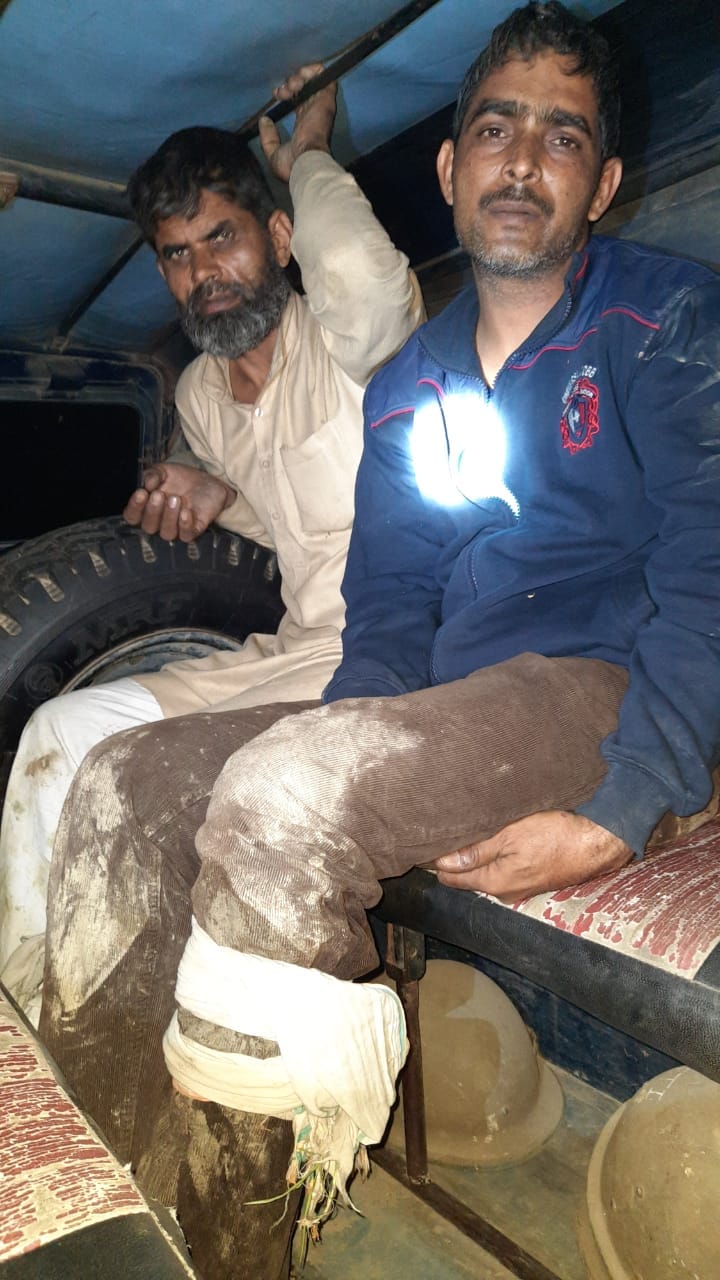 15-रतनपुरी में मुठभेड़ के दौरान पैर में गोली लगने से घायल दोनों बदमाश। 15-रतनपुरी में मुठभेड़ के दौरान पैर में गोली लगने से घायल दोनों बदमाश।