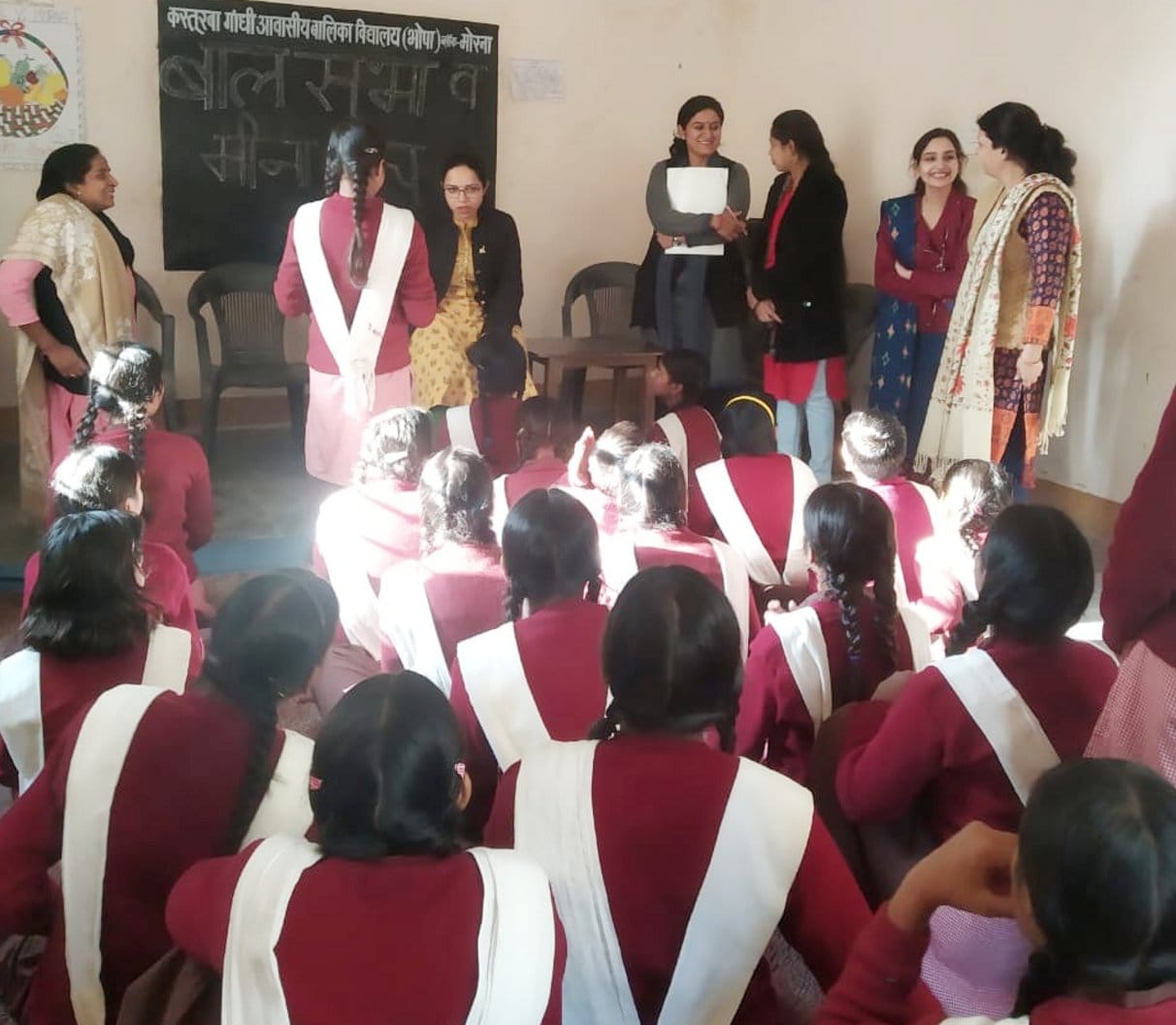 भोपा बीआरसी में हुए कार्यक्रम में भाग लेती छात्राएं। भोपा बीआरसी में हुए कार्यक्रम में भाग लेती छात्राएं।