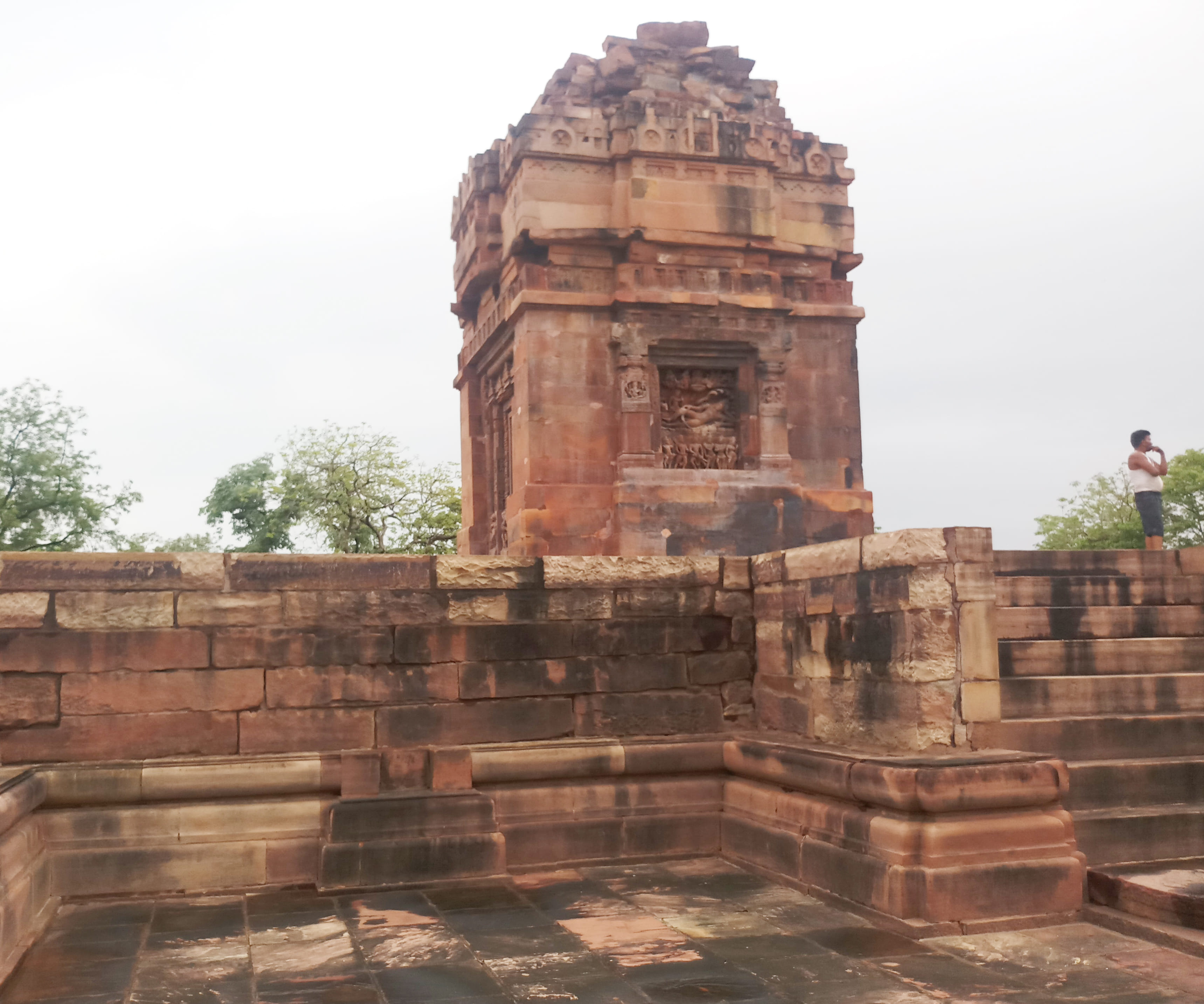 देवगढ़ में स्थित दशावतार मंदिर देवगढ़ में स्थित दशावतार मंदिर