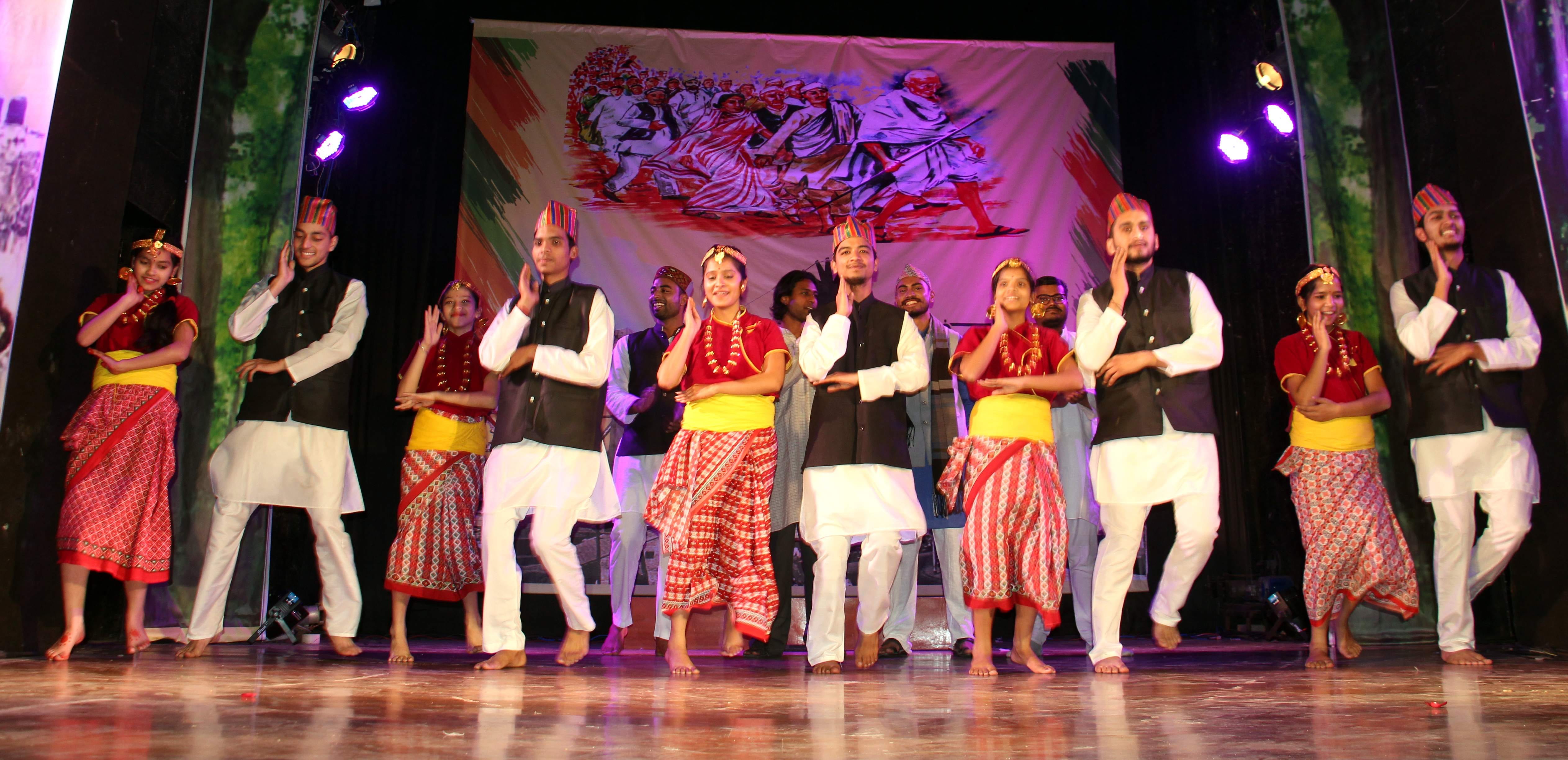 नगर निगम के टाउन हॉल में उत्तर नाट्य संस्थान एवं संस्कृति विभाग की ओर से आयोजित नमक सत्याग्रह-दा