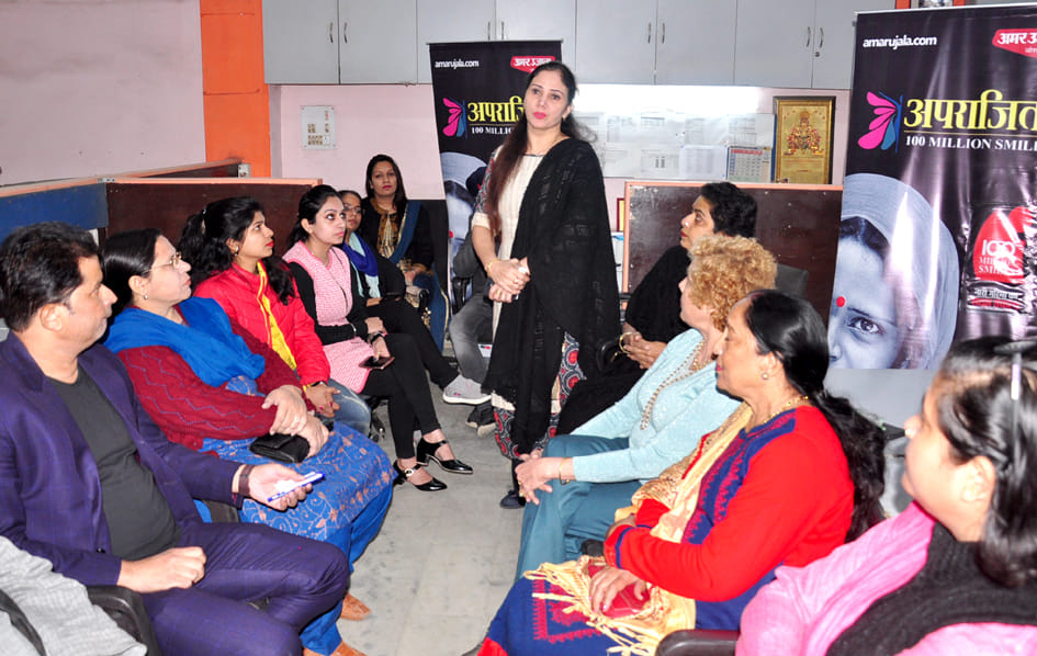 अमर उजाला कार्यालय में आयोजित कार्यक्रम में विचार रखती बबीता मलिक अमर उजाला कार्यालय में आयोजित कार्यक्रम में विचार रखती बबीता मलिक