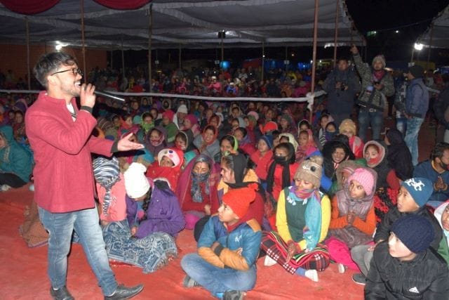 मुनस्यारी महोत्सव में कार्यक्रम देखने उमड़ी लोगों की भीड़। अमर उजाला मुनस्यारी महोत्सव में कार्यक्रम देखने उमड़ी लोगों की भीड़। अमर उजाला