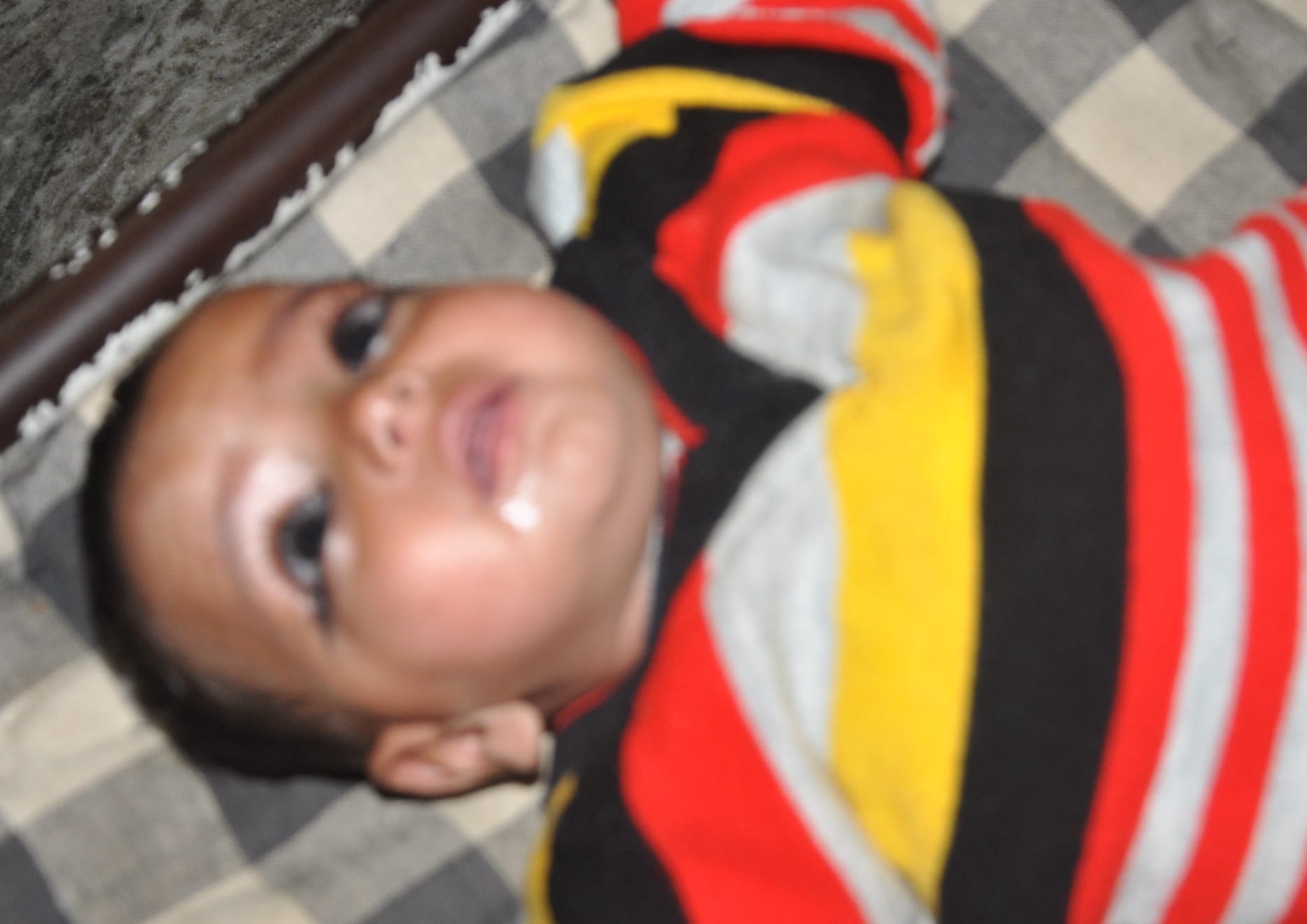 शामली के नर्सिंगहोम में भर्ती बीमार बच्चा। शामली के नर्सिंगहोम में भर्ती बीमार बच्चा।