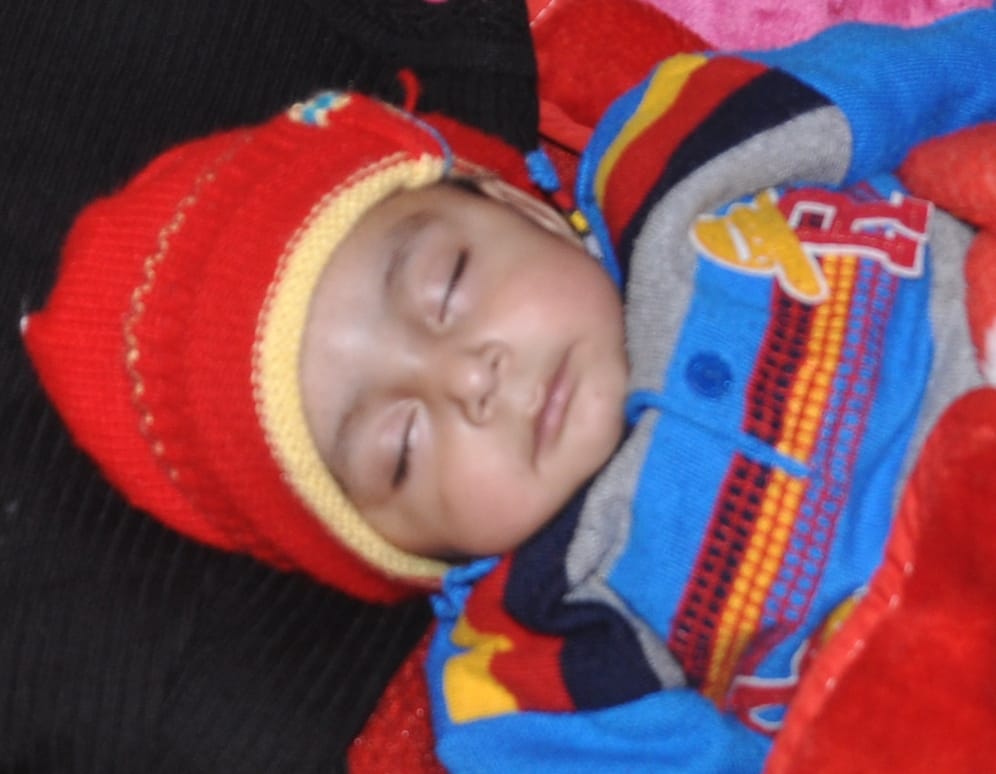 शामली के नर्सिंगहोम में भर्ती बीमार बच्चा। शामली के नर्सिंगहोम में भर्ती बीमार बच्चा।