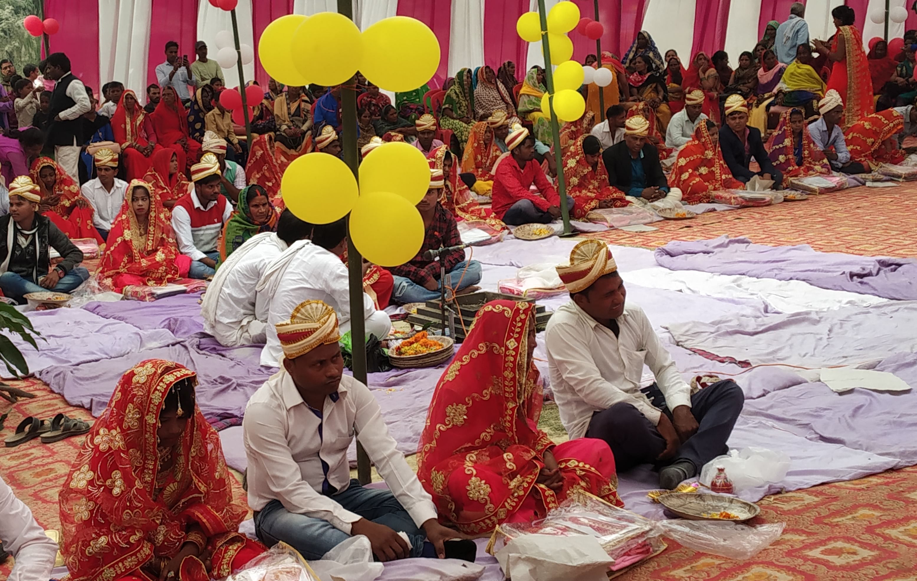 कोपागंज ब्लाक के लाडनपुर स्थित बापू इंटर कालेज के खेल मैदान पर आयोजित मुख्यमंत्री सामूहिक विवाह कोपागंज ब्लाक के लाडनपुर स्थित बापू इंटर कालेज के खेल मैदान पर आयोजित मुख्यमंत्री सामूहिक विवाह