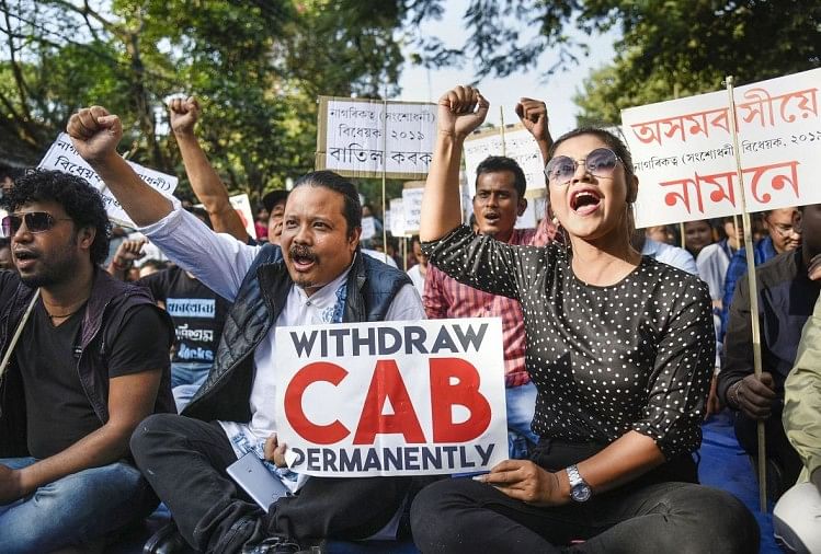 Image result for yogendra yadav jatin desai protest