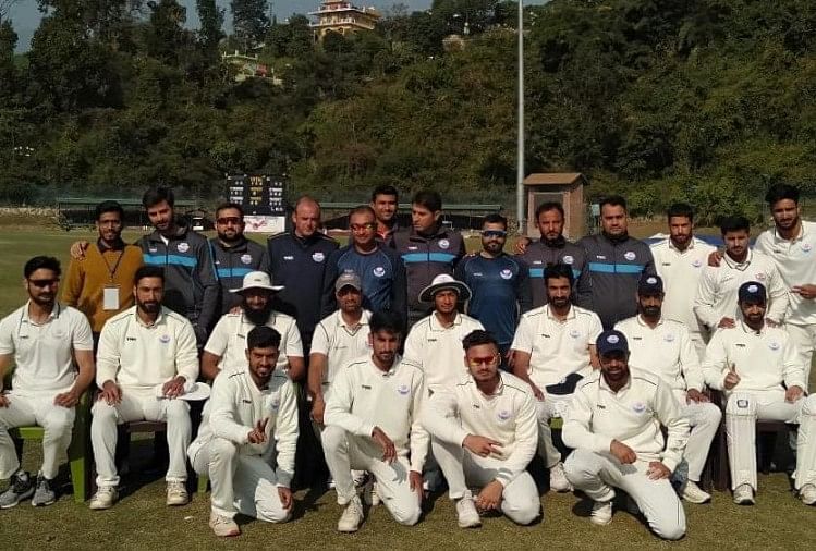 जम्मू-कश्मीर की टीम