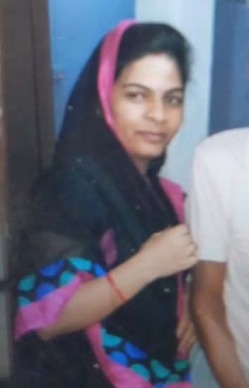 कोहडौर थाना क्षेत्र के धरौली मुफरीद में संदिग्ध दशा में मृत विवाहिता सविता सिंह। फाइल फोटो कोहडौर थाना क्षेत्र के धरौली मुफरीद में संदिग्ध दशा में मृत विवाहिता सविता सिंह। फाइल फोटो