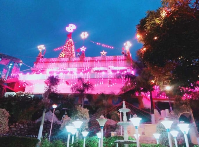 गुरु गोरखनाथ के आर्शीवाद से मिली थी सिद्धबाबा को सिद्धि वार्षिक अनुष्ठान महोत्सव के लिए लाइटों से सजा कोटद्वार में स्थित सिद्धबली मंदिर।