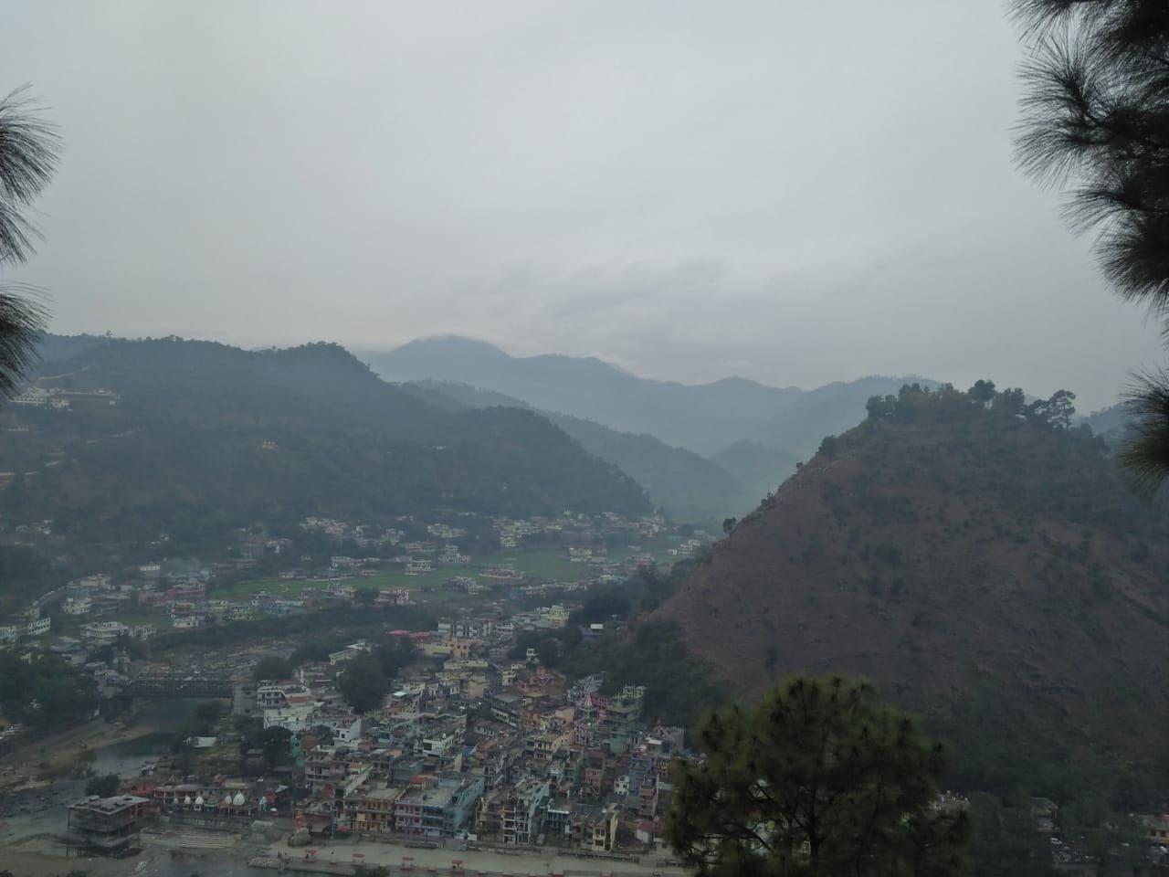 बागेश्वर में बृहस्पतिवार को छाए रहे बादल। बागेश्वर में बृहस्पतिवार को छाए रहे बादल।