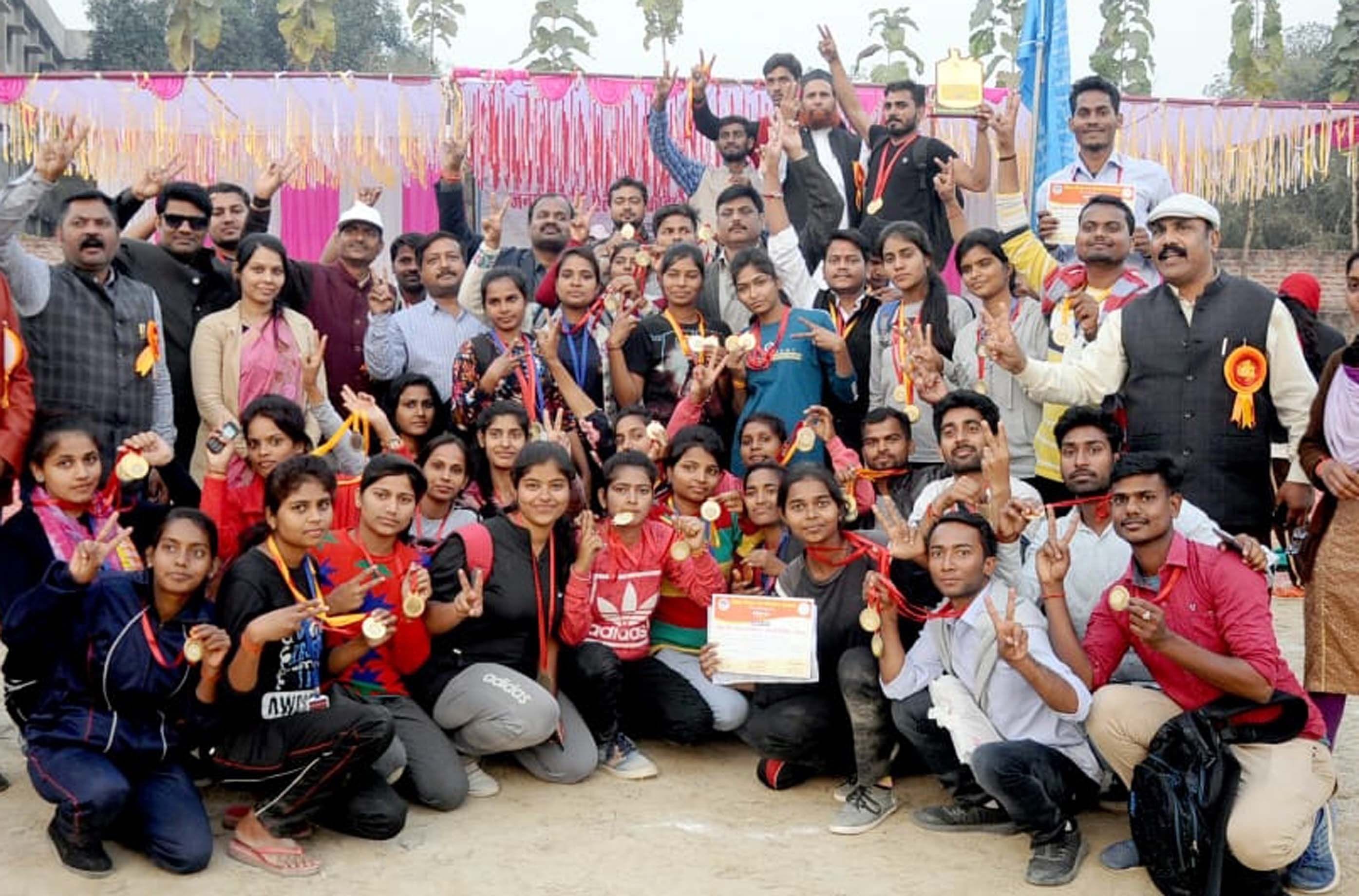 गोकुल प्रसाद महाविद्यालय सोनावां में आयोजित जनपद स्तरीय डीएलएड प्रशिक्षुओं के खेलकूद में दौड़ ? गोकुल प्रसाद महाविद्यालय सोनावां में आयोजित जनपद स्तरीय डीएलएड प्रशिक्षुओं के खेलकूद में दौड़ ?