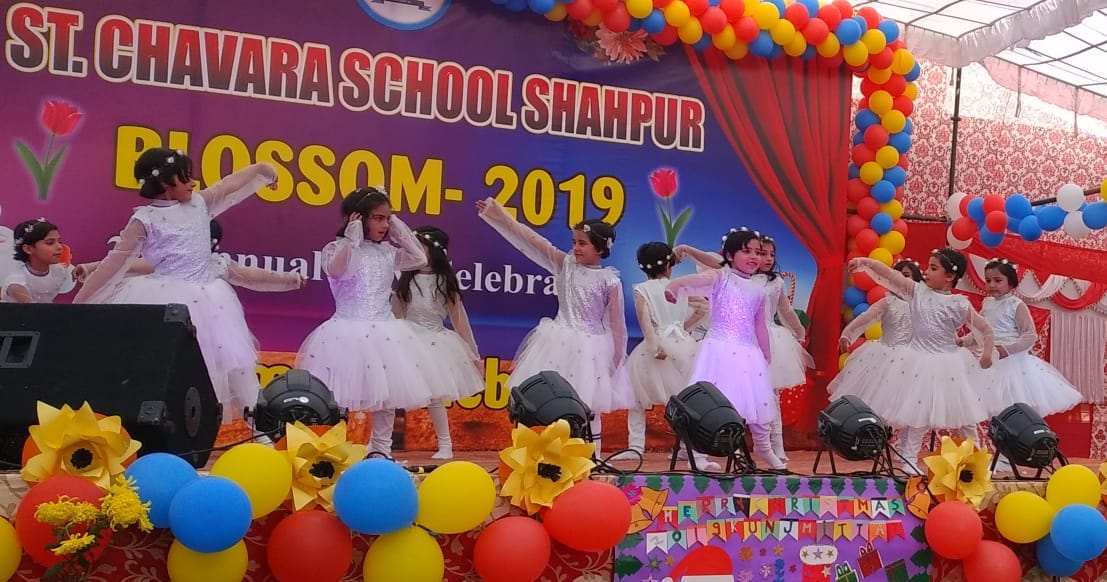 शाहपुर में संत चावरा स्कूल के वार्षिकोत्सव कार्यक्रम में प्रस्तुति देते बच्चे । शाहपुर में संत चावरा स्कूल के वार्षिकोत्सव कार्यक्रम में प्रस्तुति देते बच्चे ।