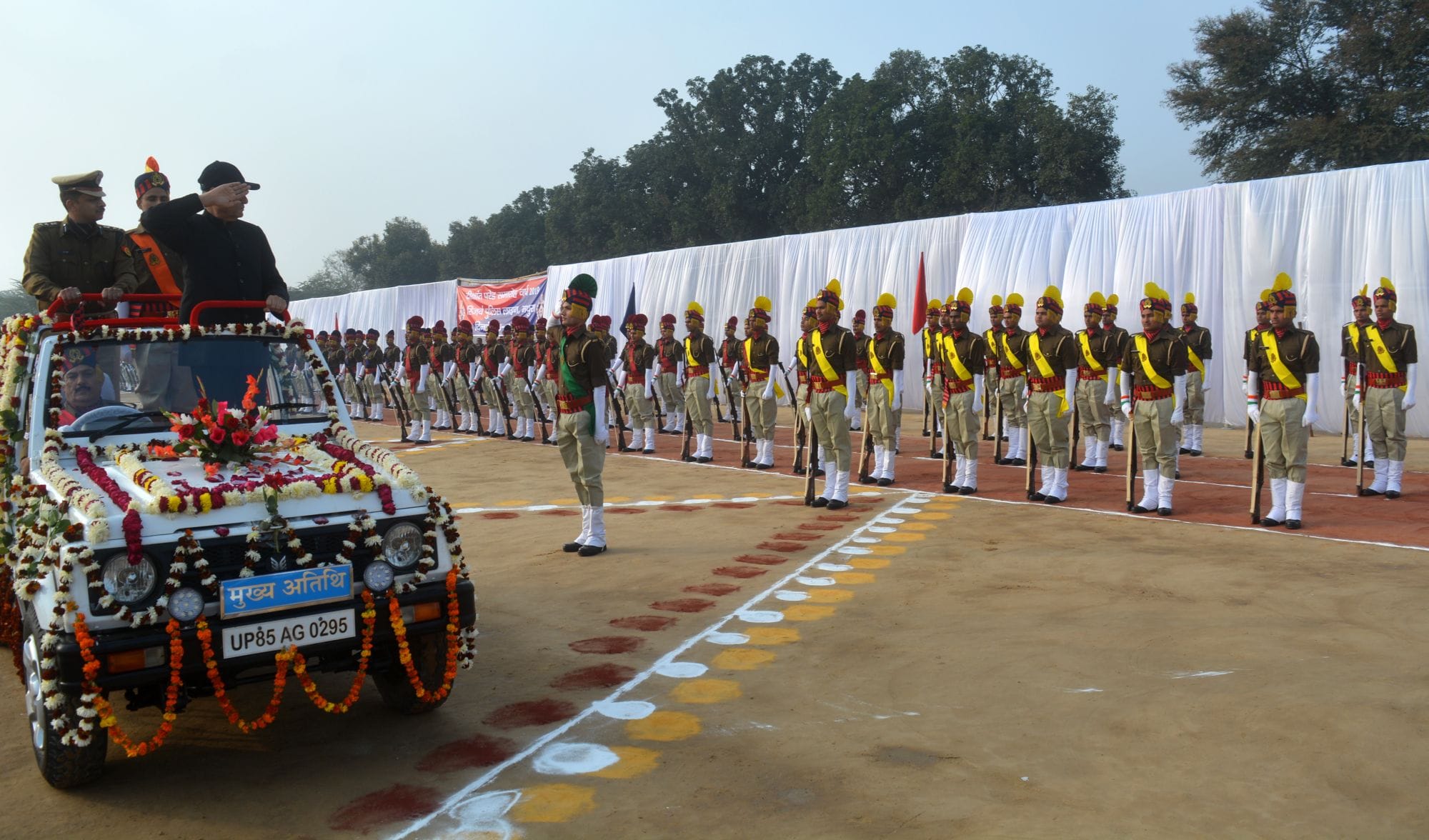 पुलिस लाइन परेड ग्राउन्ड पर आयोजित पासिंग आउट परेड में परेड का निरीक्षण करते ब्रज तीर्थ विकास पर?