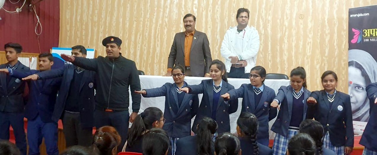 शामली सेन्टआरसी कान्वेंट स्कूल में अमर उजाला द्वारा आयोजित कार्यक्रम में छात्र छात्राओ को शपथ ? शामली सेन्टआरसी कान्वेंट स्कूल में अमर उजाला द्वारा आयोजित कार्यक्रम में छात्र छात्राओ को शपथ ?