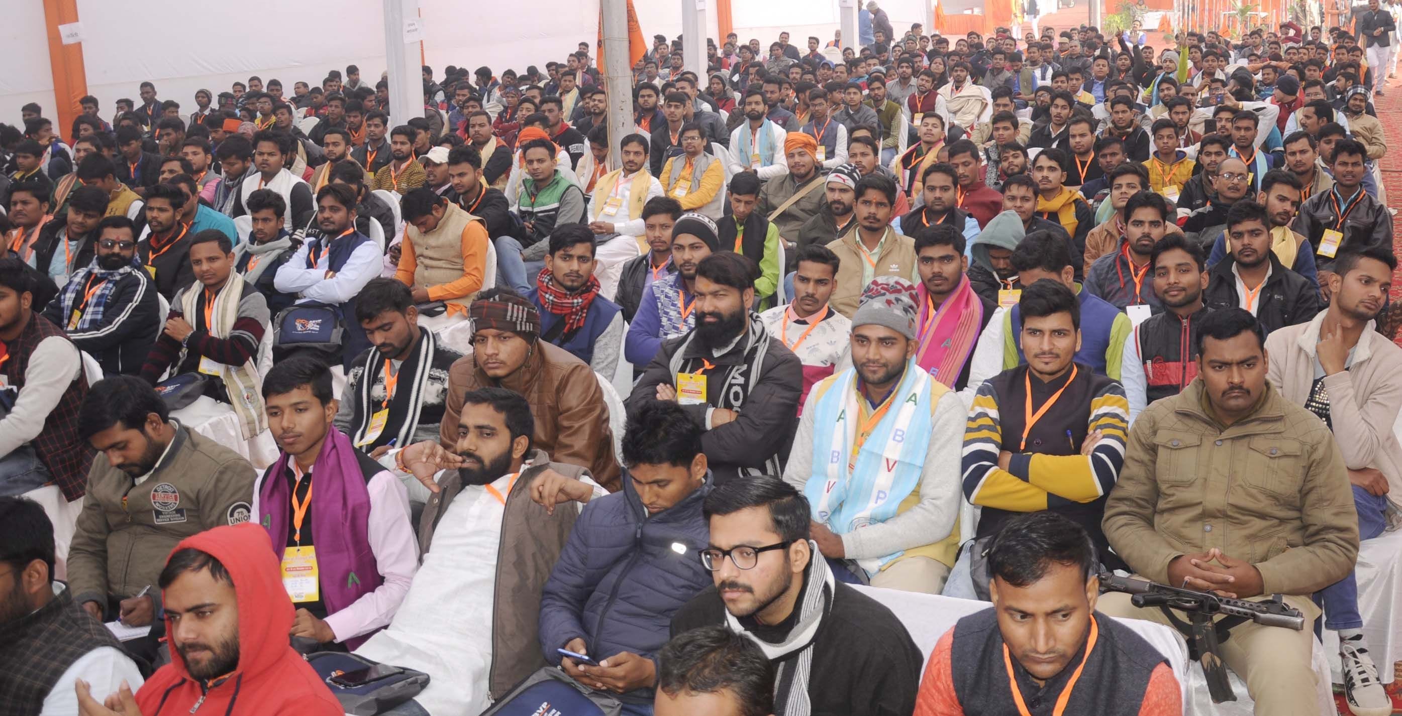 किशोरी सदन में एबीवीपी के प्रांत अधिवेशन के अंतिम दिन जुटी कार्यकर्ताओं की भीड़।