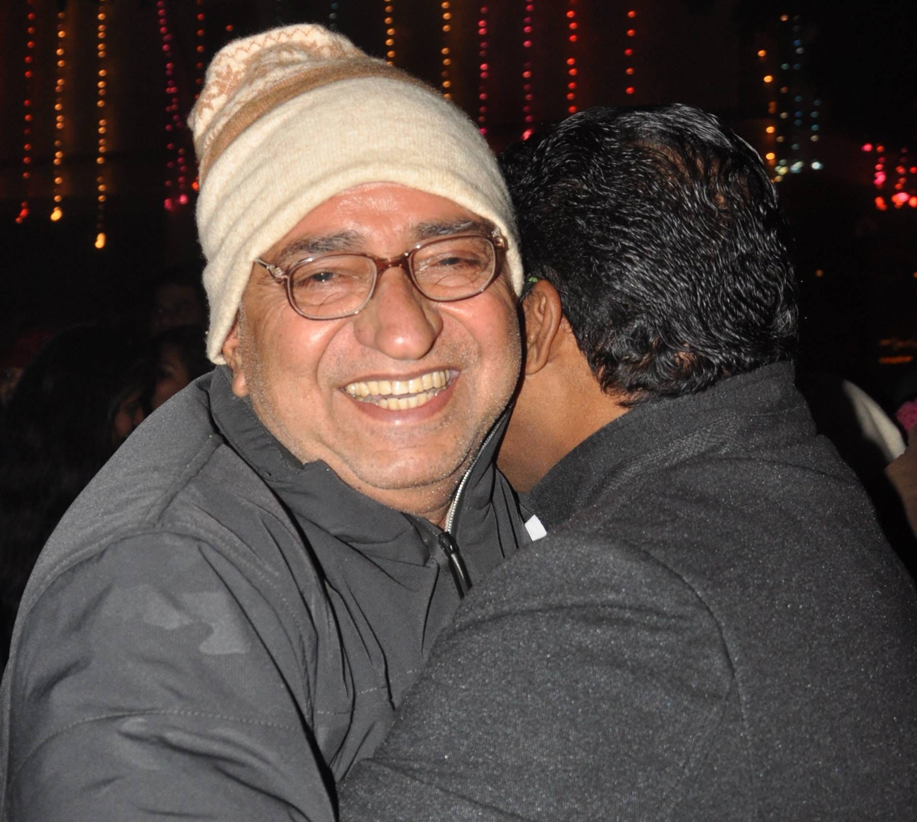 शामली कैराना रोड पर सेंटफ्रासिंस स्कूल के चर्च में प्रभू यीशू के जन्मदिवस पर प्राथना सभा के बाद ? शामली कैराना रोड पर सेंटफ्रासिंस स्कूल के चर्च में प्रभू यीशू के जन्मदिवस पर प्राथना सभा के बाद ?