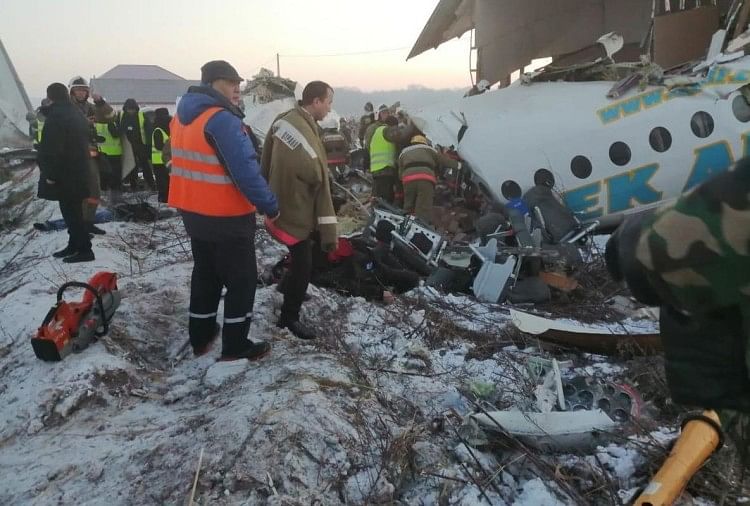 कजाकिस्तान में विमान दुर्घटनाग्रस्त हो गया है