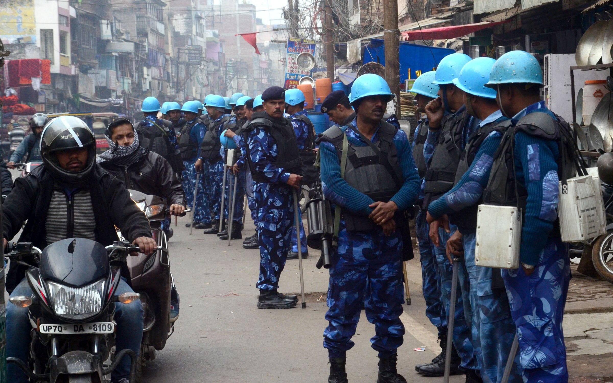 FRIDAY RAF DEPEUTED FOR PECE IN PRAYAGRAJ KOTWALI JAMA MOSQUE FOR PRECAUTION OF DEMONSTRATION ON CAA AND NRC. IN PRAYAGRAJ DAY PASSING PECEFULLY. PHOTO BY&&SANJAY BANOUDHA