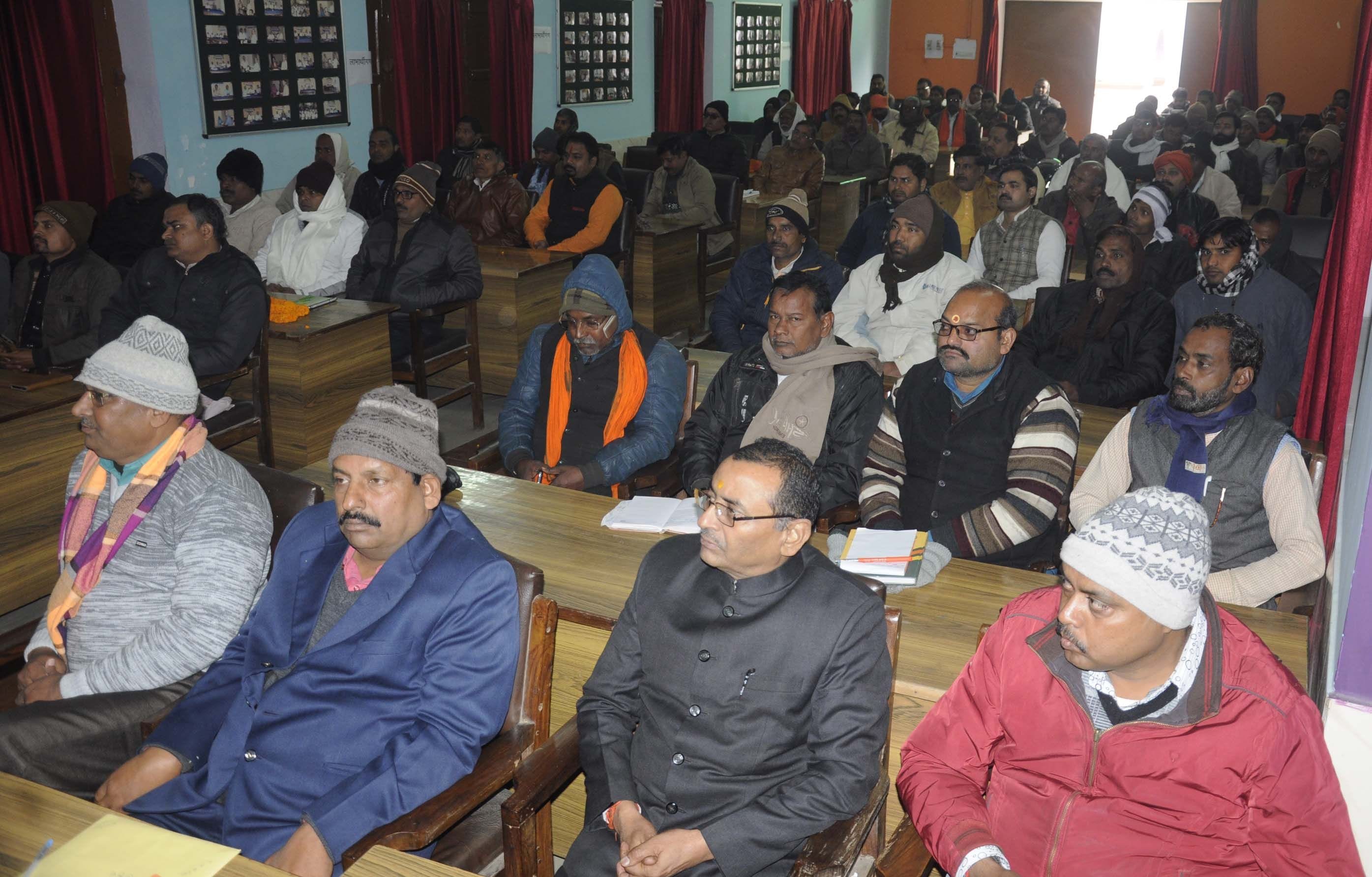 अफीम कोठी सभागार में आयोजित भाजपा के जनजागरण अभियान कार्यक्रम में जुटे कार्यककर्ता।