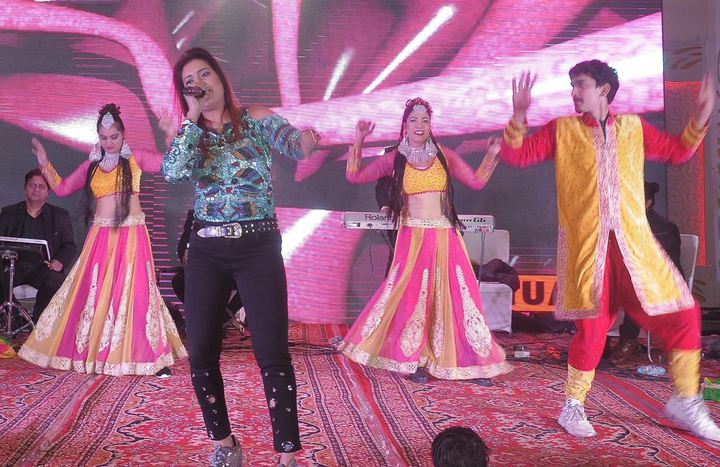 शामली में इन्डियन इन्डस्ट्रीज एशोशिएशन द्वारा आयोजित नववर्ष की संध्या पर सांस्कृतिक कार्यक्रम शामली में इन्डियन इन्डस्ट्रीज एशोशिएशन द्वारा आयोजित नववर्ष की संध्या पर सांस्कृतिक कार्यक्रम