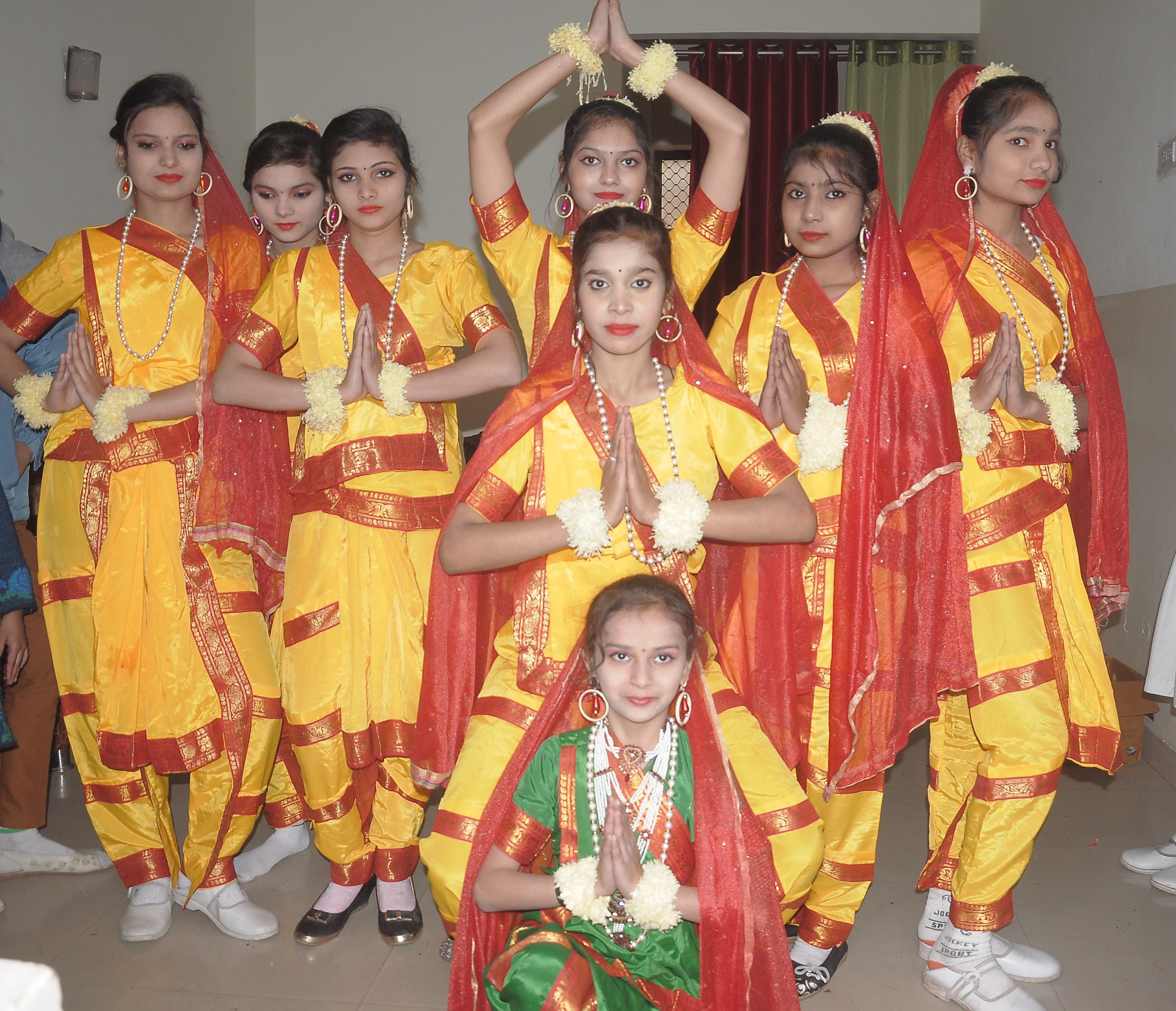 शामली दिल्ली रोड पर राष्ट्रीय आजीविका मिशन द्वारा आयोजित प्रेरणा दिवस पर सांस्कृतिक कार्यक्रम ? शामली दिल्ली रोड पर राष्ट्रीय आजीविका मिशन द्वारा आयोजित प्रेरणा दिवस पर सांस्कृतिक कार्यक्रम ?