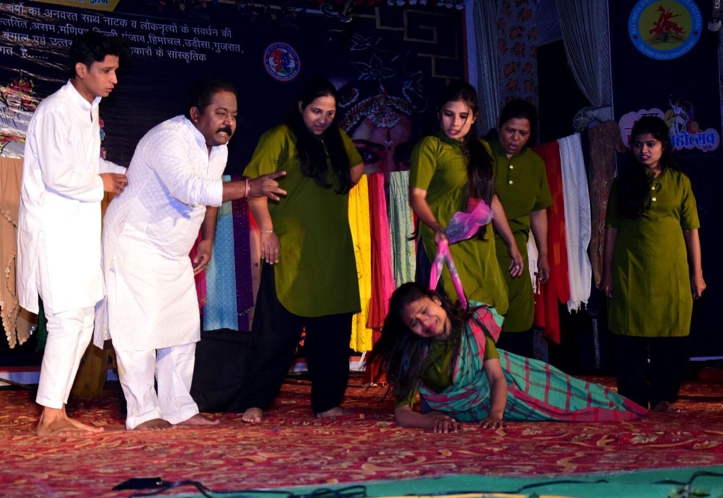 ेस्ली इंटर कालेज में आयोजित रंग महोत्सव में म्युजियम आफ स्पेसेज इन डेंजर नाटक प्रस्तुत करते जमश? ेस्ली इंटर कालेज में आयोजित रंग महोत्सव में म्युजियम आफ स्पेसेज इन डेंजर नाटक प्रस्तुत करते जमश?