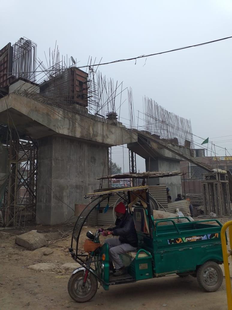 जल्दी कालपी के ओवर ब्रिज पर फर्राटा भरेंगे वाहन। 