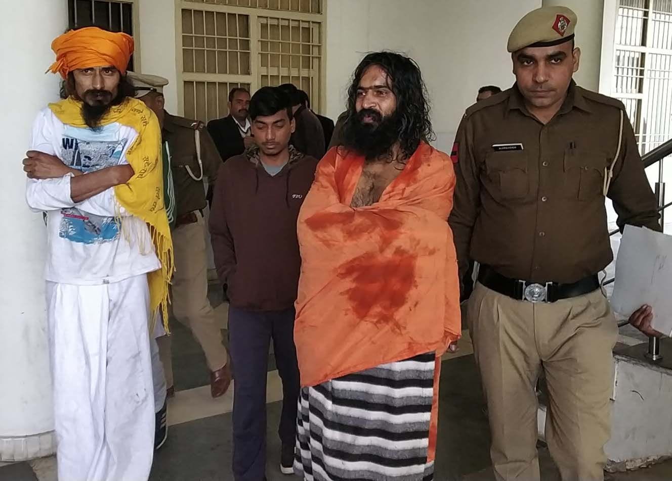 टीपीएस स्कूल में प्रवास कर रहे श्वेतांबर जैन मुनियों पर हमले के आरोप में गिरफ्तार संत गोपालदास व 