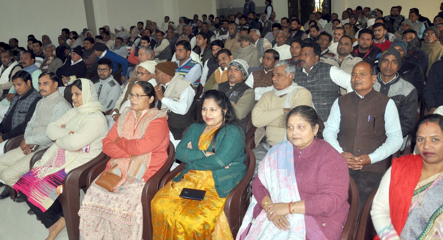 शामली भाजपा कार्यालय में नागरिकता संशोधन कानून जन जागरण कार्यक्रम में भाग लेते भाजपा कार्यकर्त?