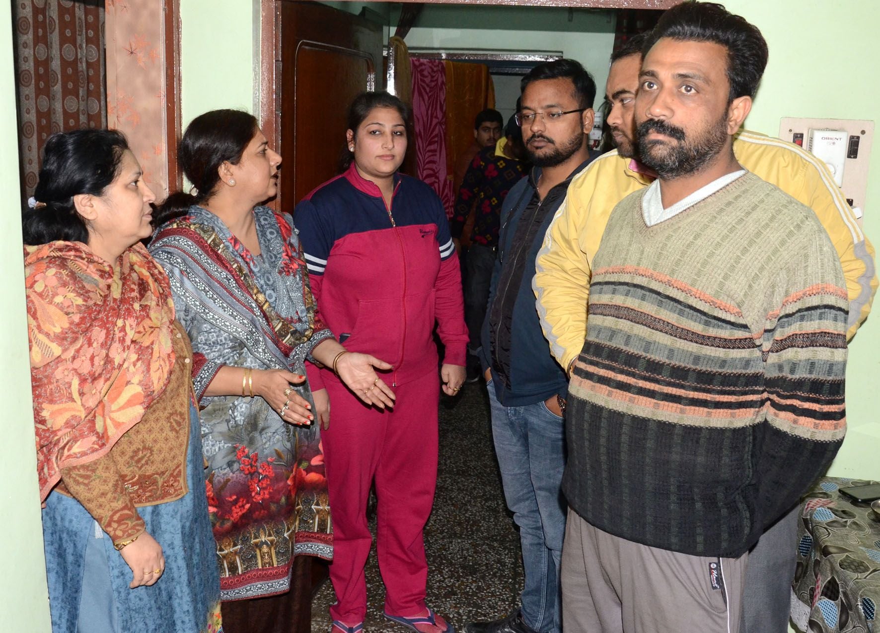 जेल रोड़ मेहर पैलेस के पास चैस कम्पाउंड में जोगिंदर कुमार के डकैती होने से बचने पर लोगो को जानकार? जेल रोड़ मेहर पैलेस के पास चैस कम्पाउंड में जोगिंदर कुमार के डकैती होने से बचने पर लोगो को जानकार?