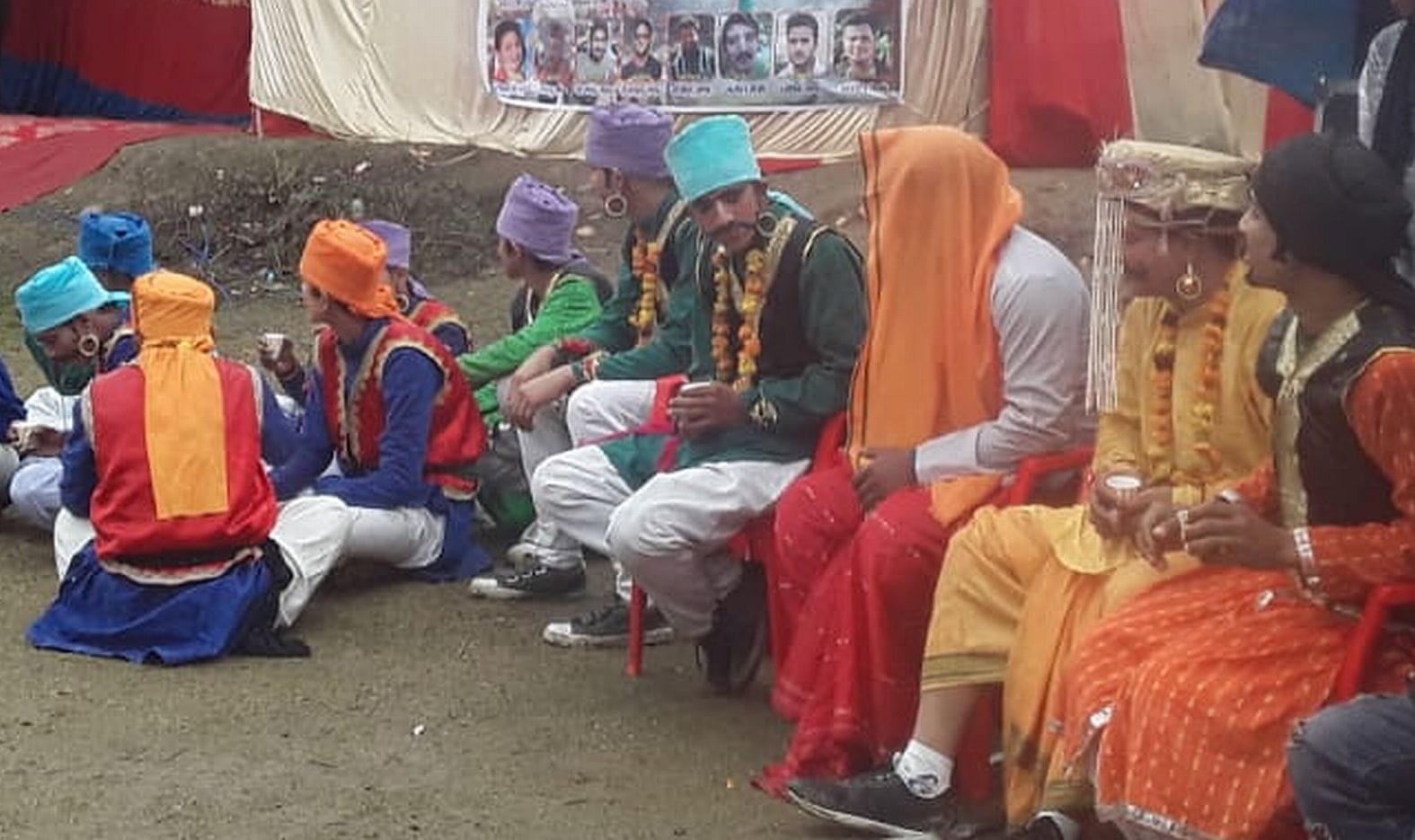 लेथा गांव पहुंची माधोसिंह भंडरी और उदीना की बारात। लेथा गांव पहुंची माधोसिंह भंडरी और उदीना की बारात।