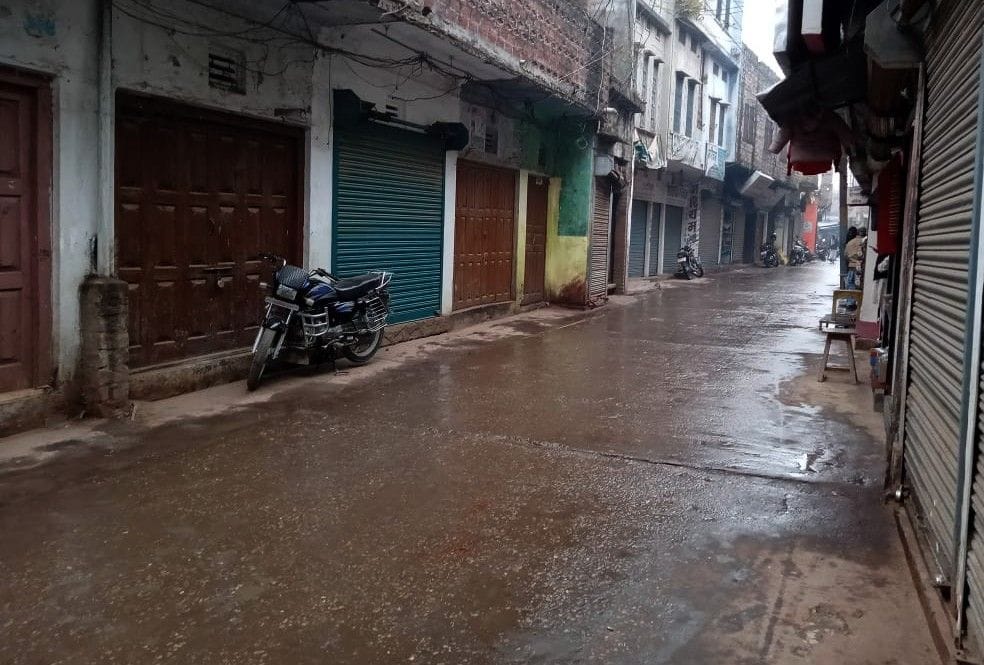 मुबारकपुर में भारत बंद के आवाहन पर बंद बाजार। मुबारकपुर में भारत बंद के आवाहन पर बंद बाजार।