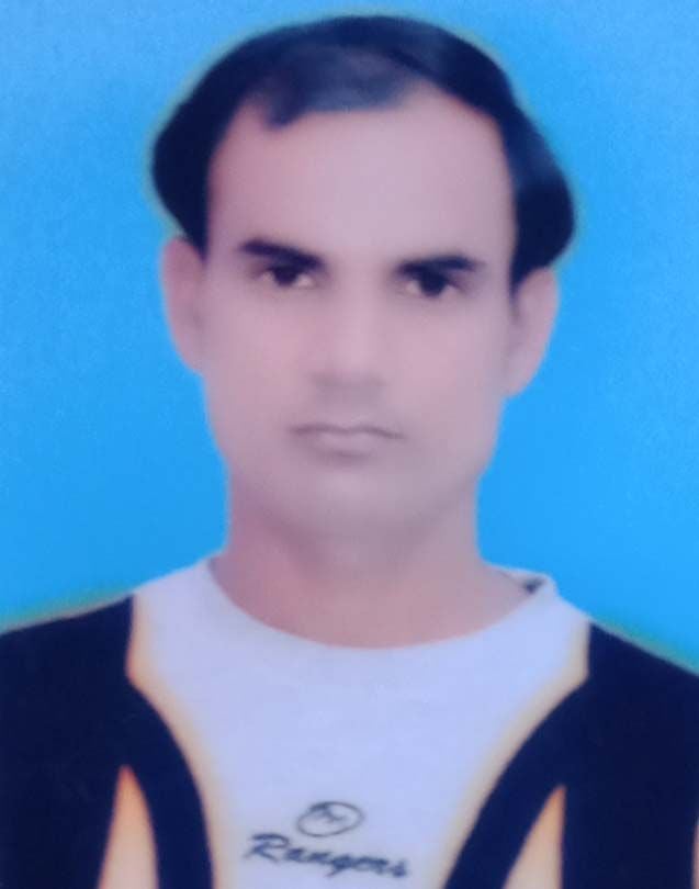 नगर कोतवाली के भंगवा गांव में मिट्टी का टीला ढहने से दबकर मृत युवक मुकेश। फाइल फोटो नगर कोतवाली के भंगवा गांव में मिट्टी का टीला ढहने से दबकर मृत युवक मुकेश। फाइल फोटो