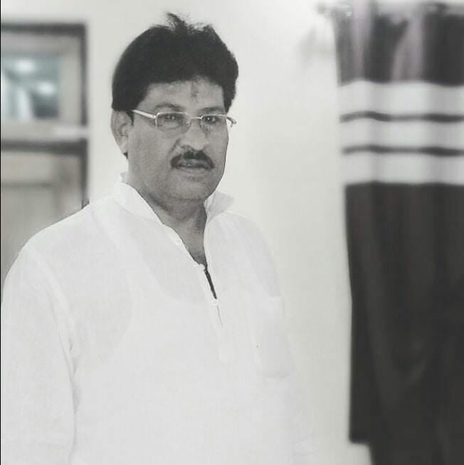 चोरों को पकड़ने के बारे में जानकारी देते श्रीकांत।