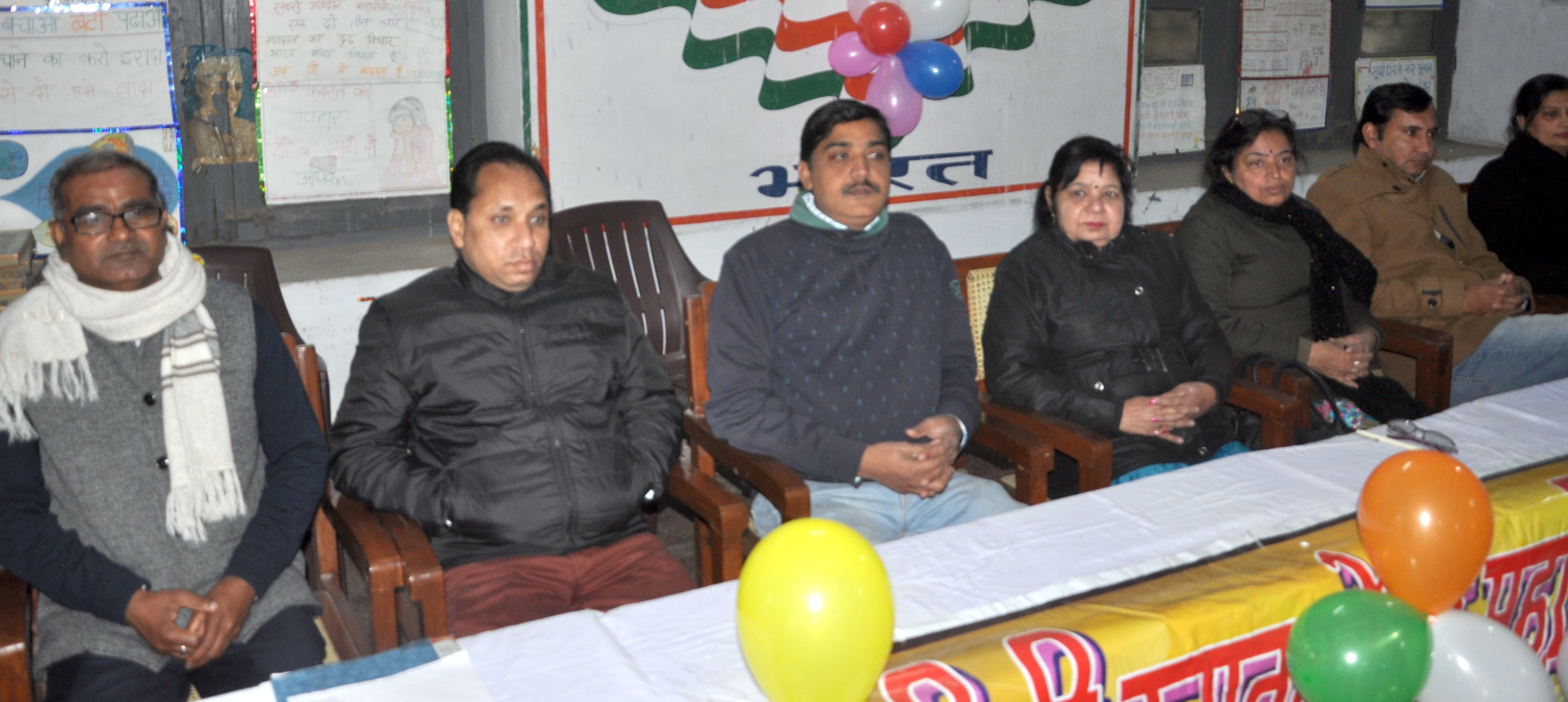 शामली वी 0वी 0स्नाताकोत्तर महाविद्यालय में एन एस एस शिविर के कार्यक्रम में भाग लेते शिक्षक