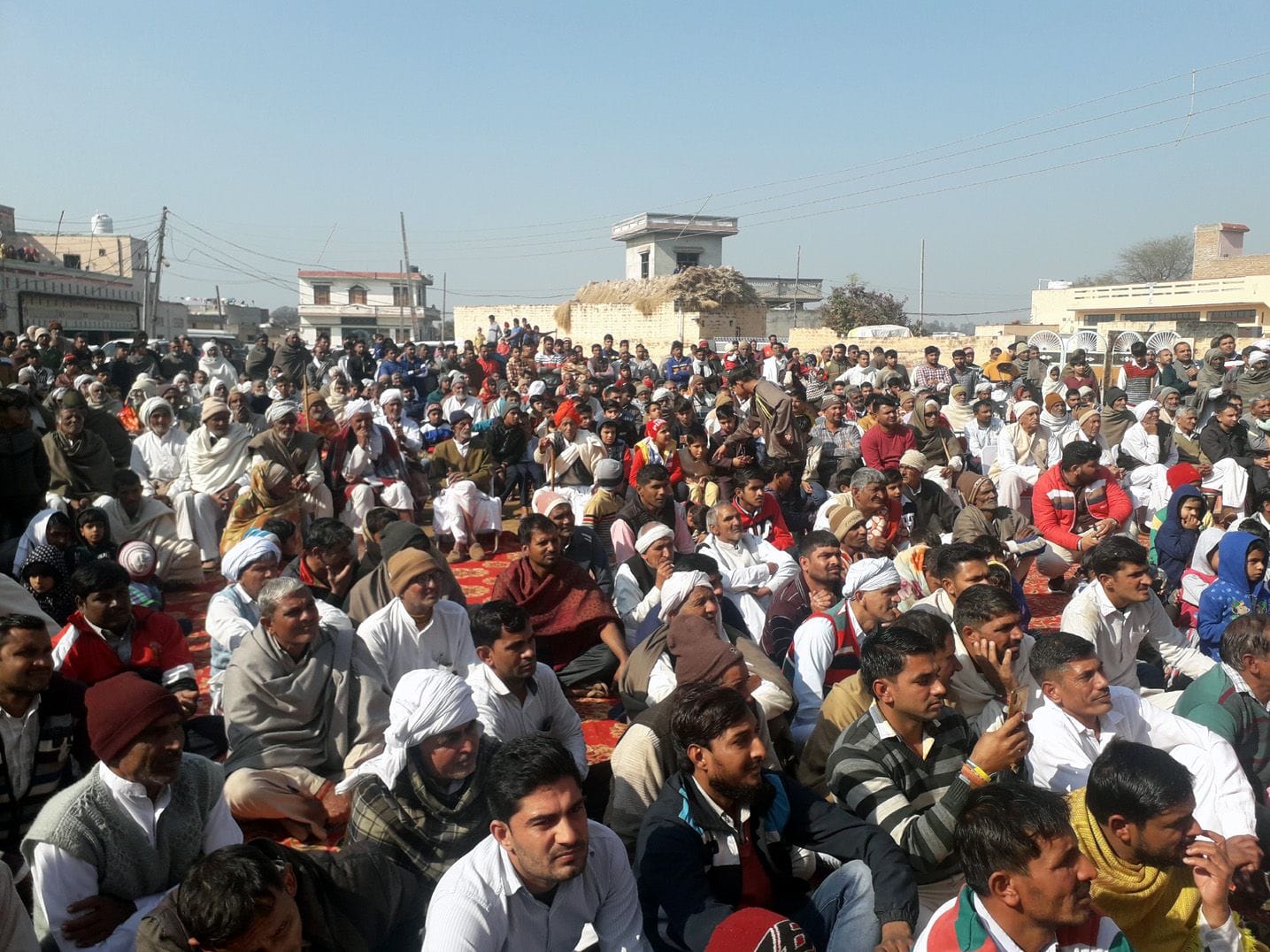 उचाना में दुष्यंत चौटाला की जनसभा में उपस्थित भीड़। उचाना में दुष्यंत चौटाला की जनसभा में उपस्थित भीड़।