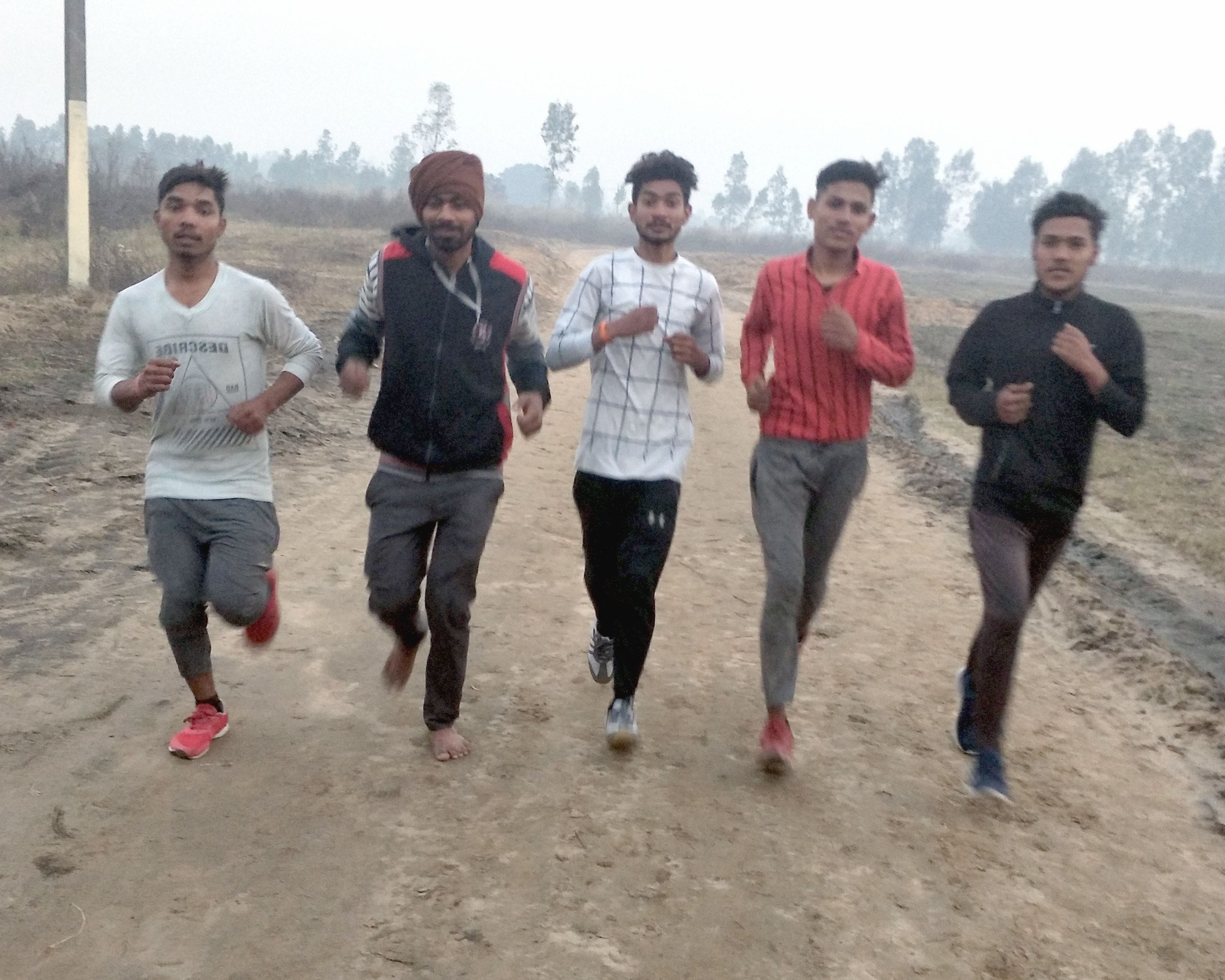 Bijnor News Youth Of Baruki Region स स धन क अभ व म म ज ल क तल श Bijnor News