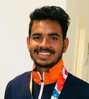  शिवम आनंद। 