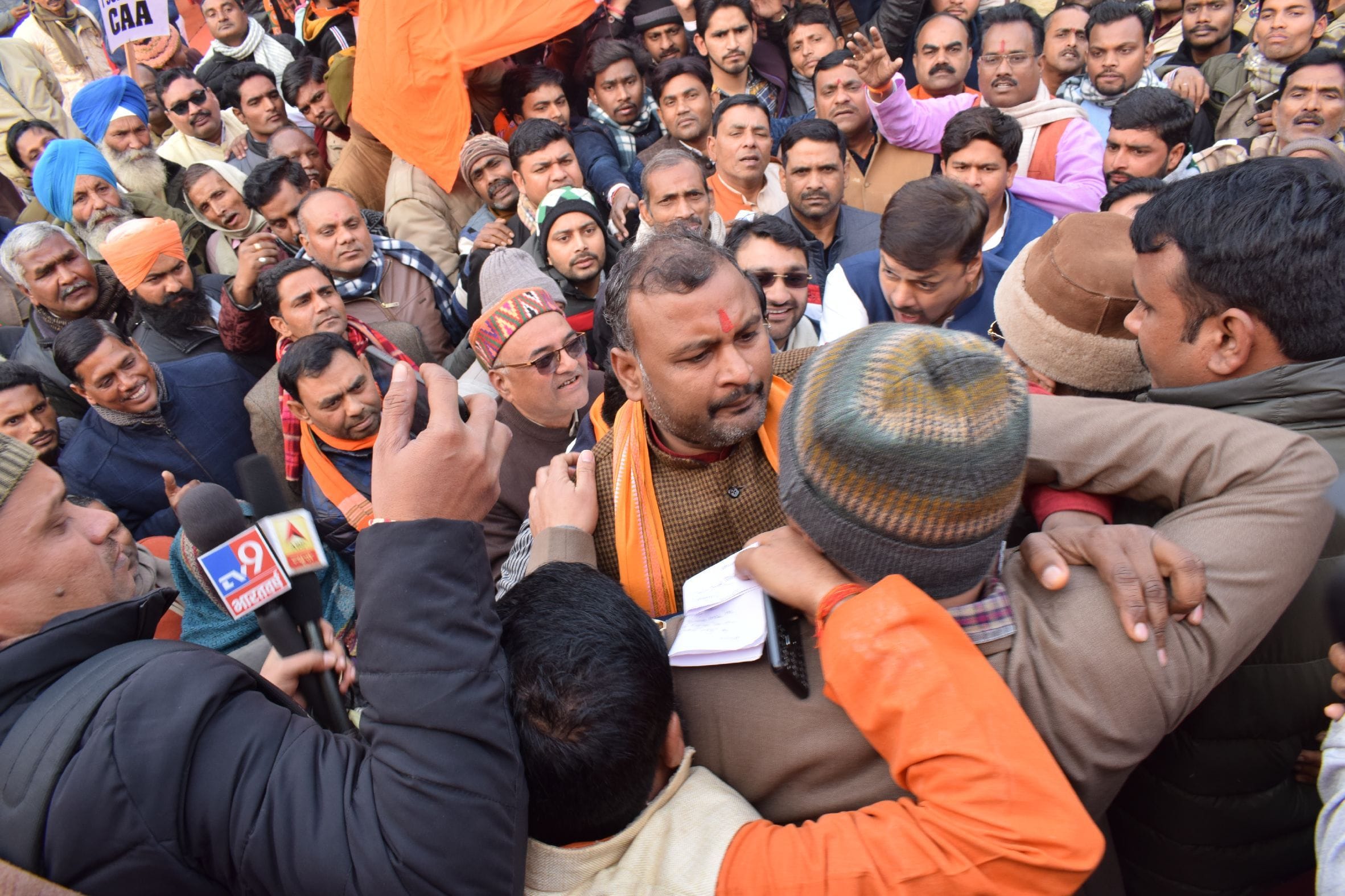 नागरिकता संशोधन कानून के समर्थन में भाजपा की ओर से जीआईसी मैदान पर आयोजित सभा के समापन पर भाजपा ज?