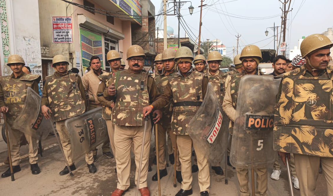 धरनास्थल पर तैनात पुलिस बल धरनास्थल पर तैनात पुलिस बल