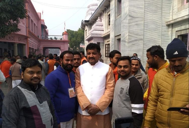 ग्रामीण विधायक विपिन सिंह।